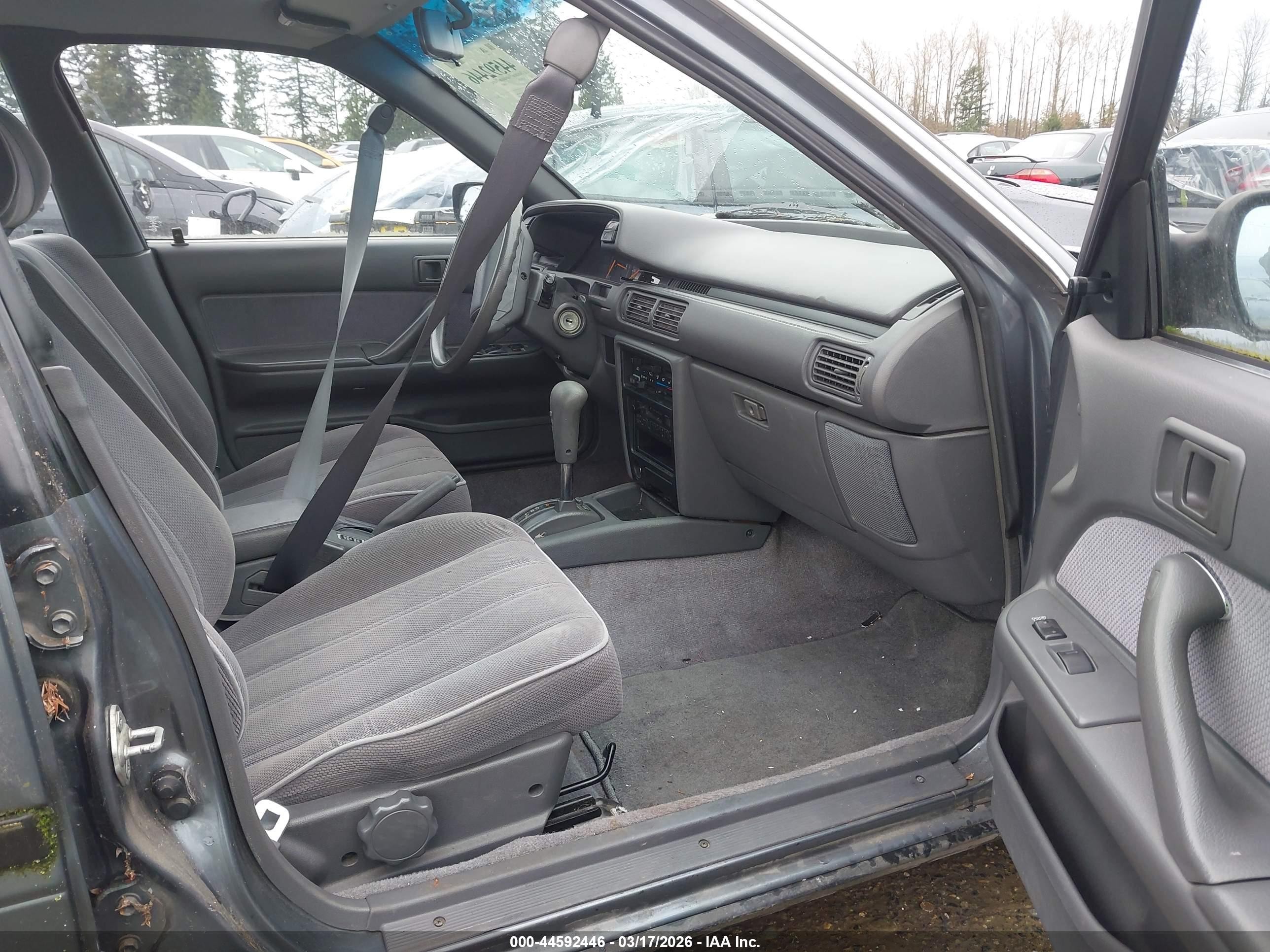 1991 Toyota Camry Dlx Light Blue vin: JT2SV21E3M3464977