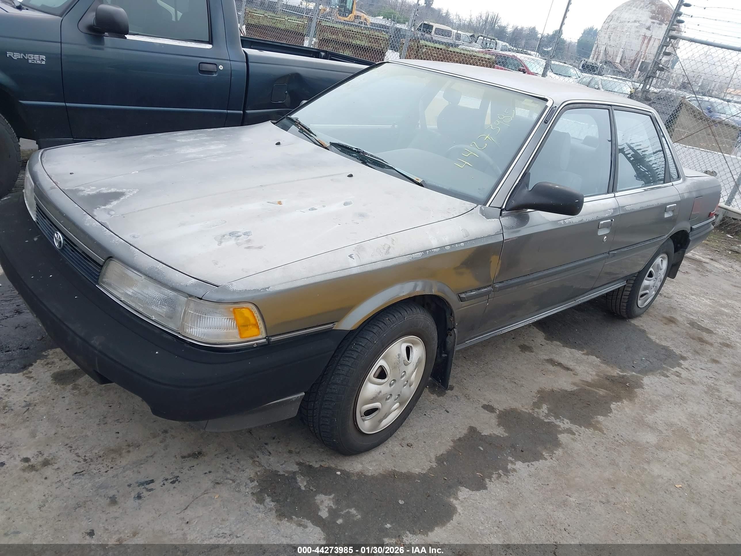 1990 Toyota Camry Dlx Серый vin: JT2SV21E5L0361978