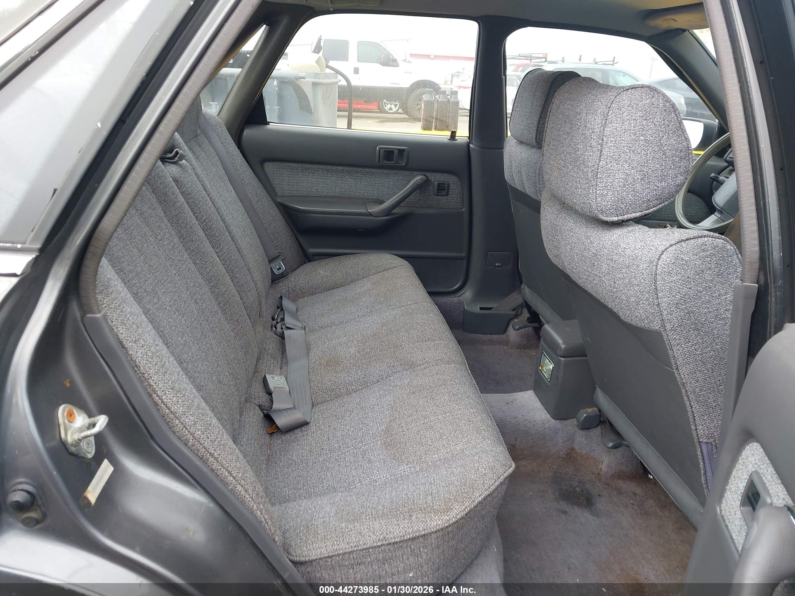 1990 Toyota Camry Dlx Серый vin: JT2SV21E5L0361978