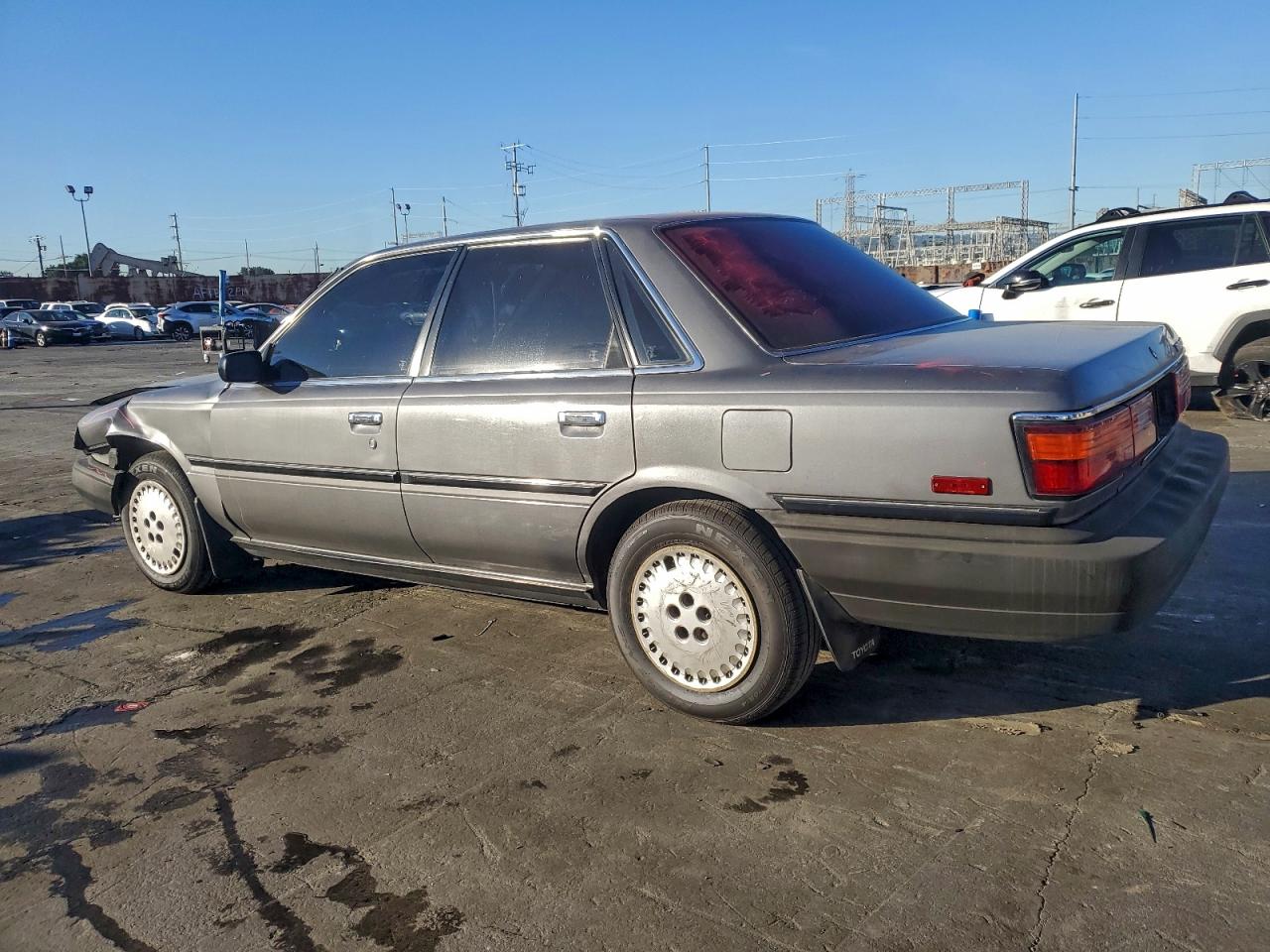 1989 Toyota Camry Dlx Серый vin: JT2SV21E9K3396312