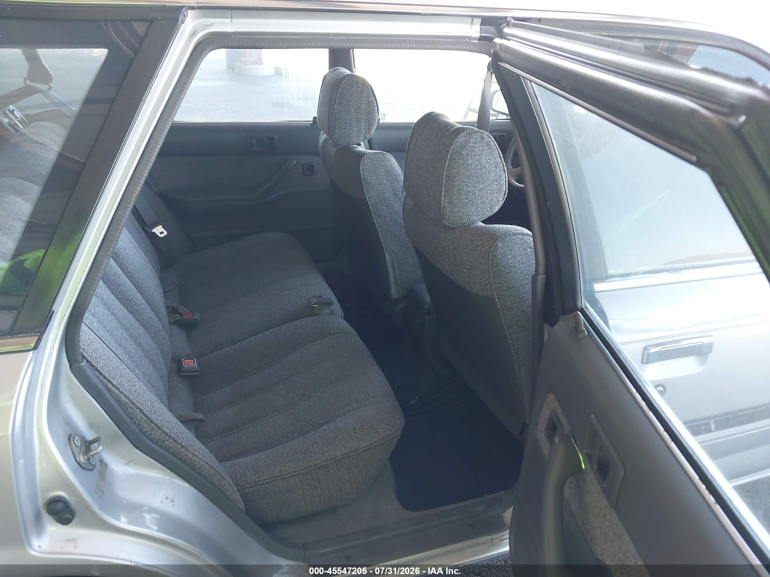 1989 Toyota Camry Dlx Серый vin: JT2SV21W3K0296703