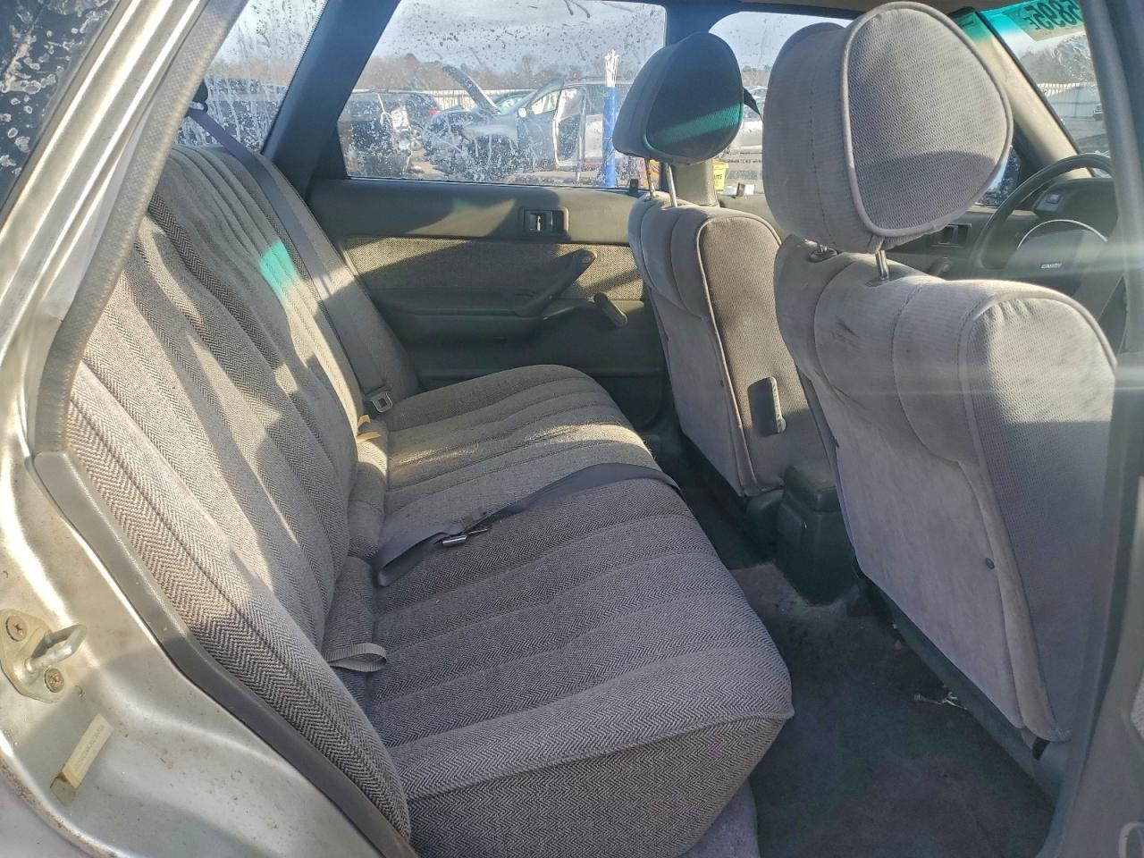 1988 Toyota Camry Dlx Silver vin: JT2SV21W4J0236816