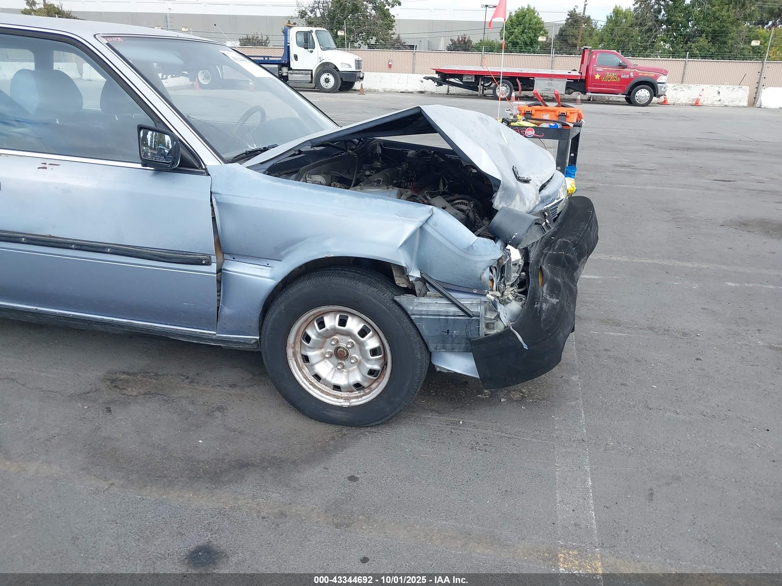 1987 Toyota Camry Dlx Blue vin: JT2SV21W9H0044916
