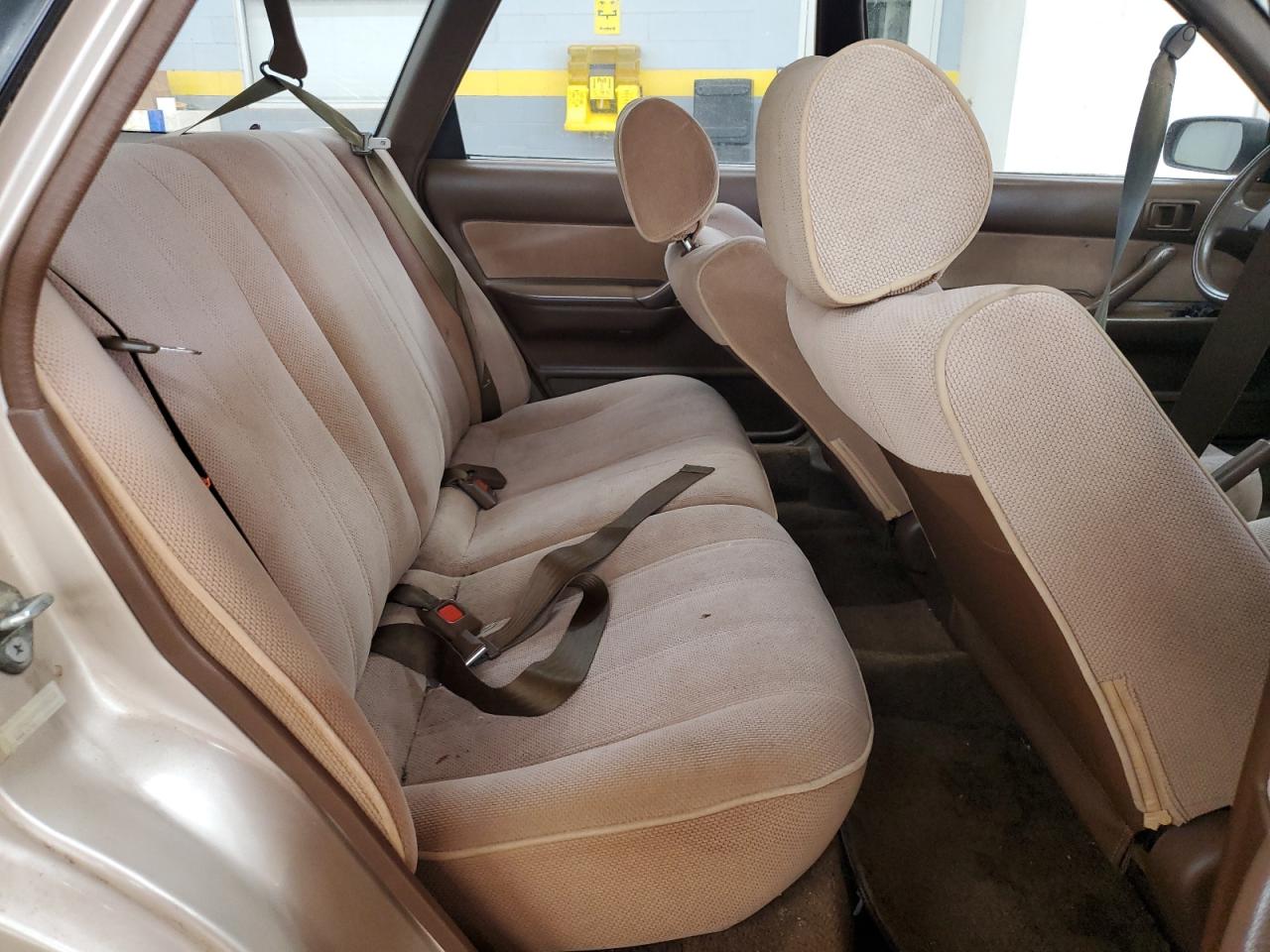 1991 Toyota Camry Dlx Tan vin: JT2SV21WXM0386238