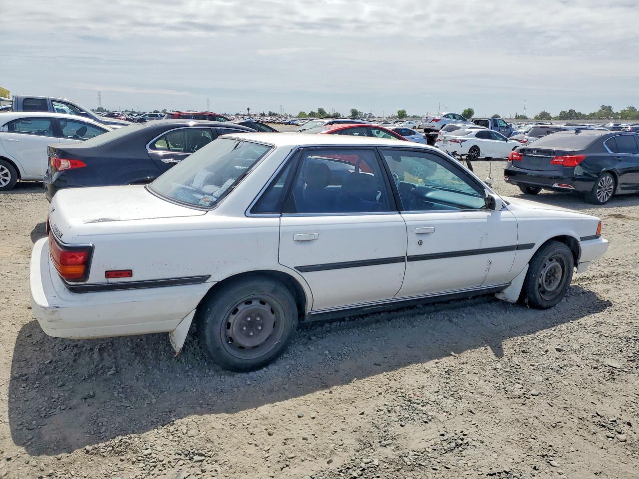 1990 Toyota Camry Le Белый vin: JT2SV22E5L0345116