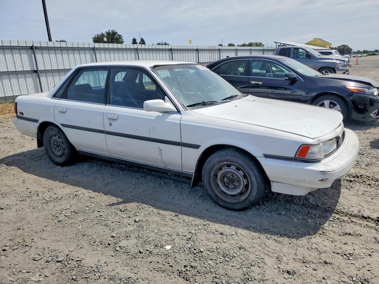 1990 Toyota Camry Le Белый vin: JT2SV22E5L0345116