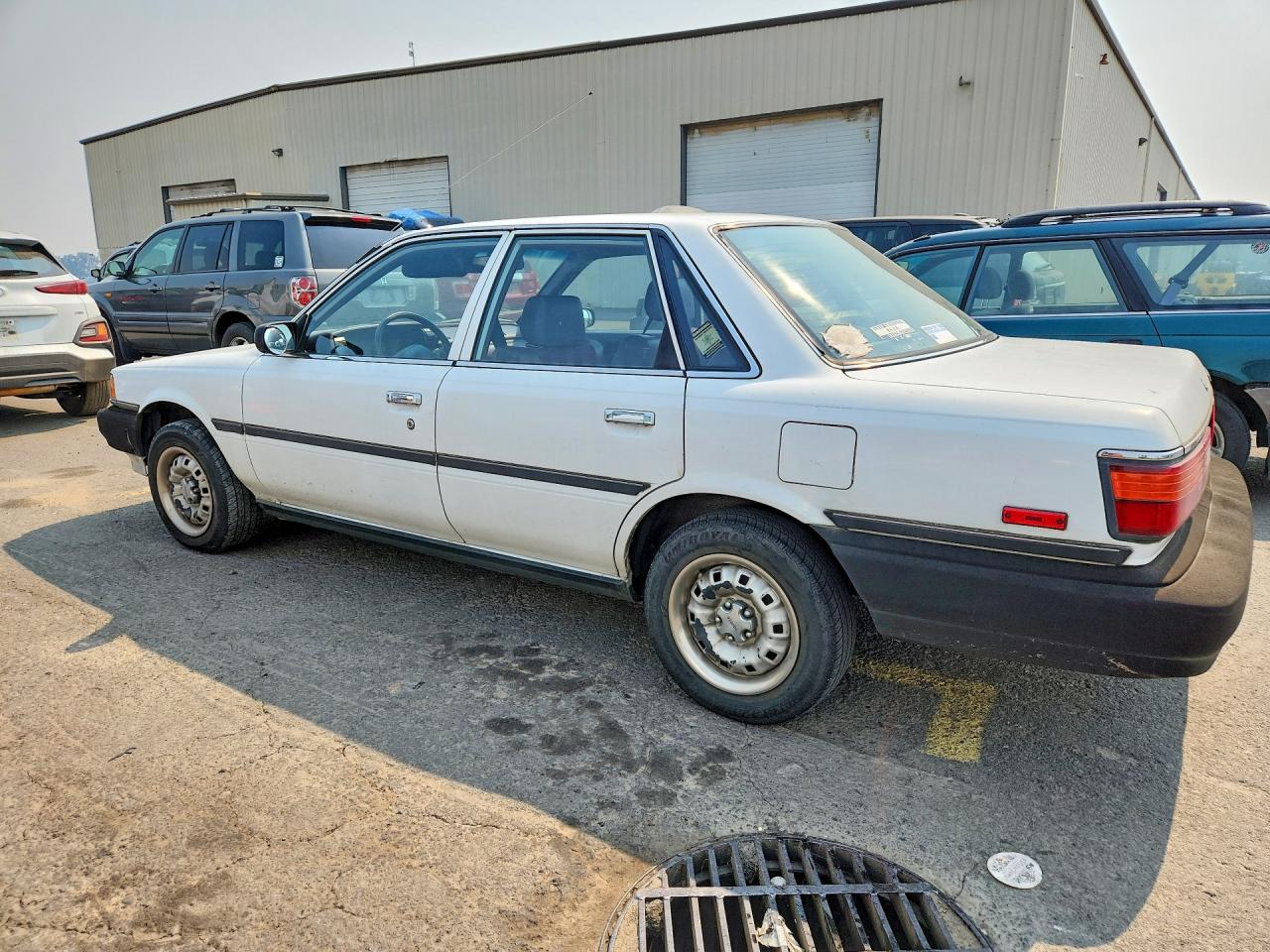1989 Toyota Camry Base White vin: JT2SV24E5K3377946