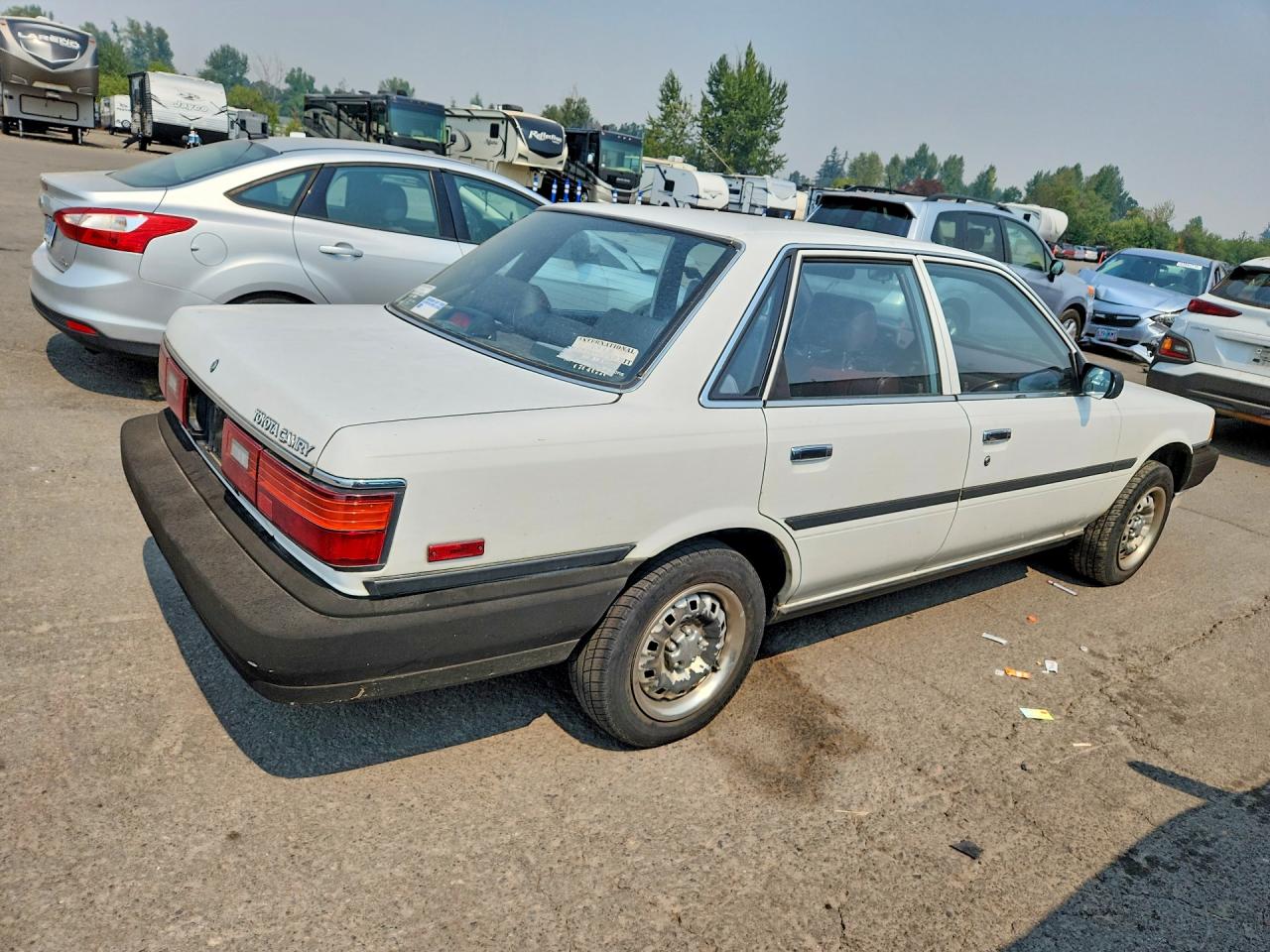 1989 Toyota Camry Base White vin: JT2SV24E5K3377946