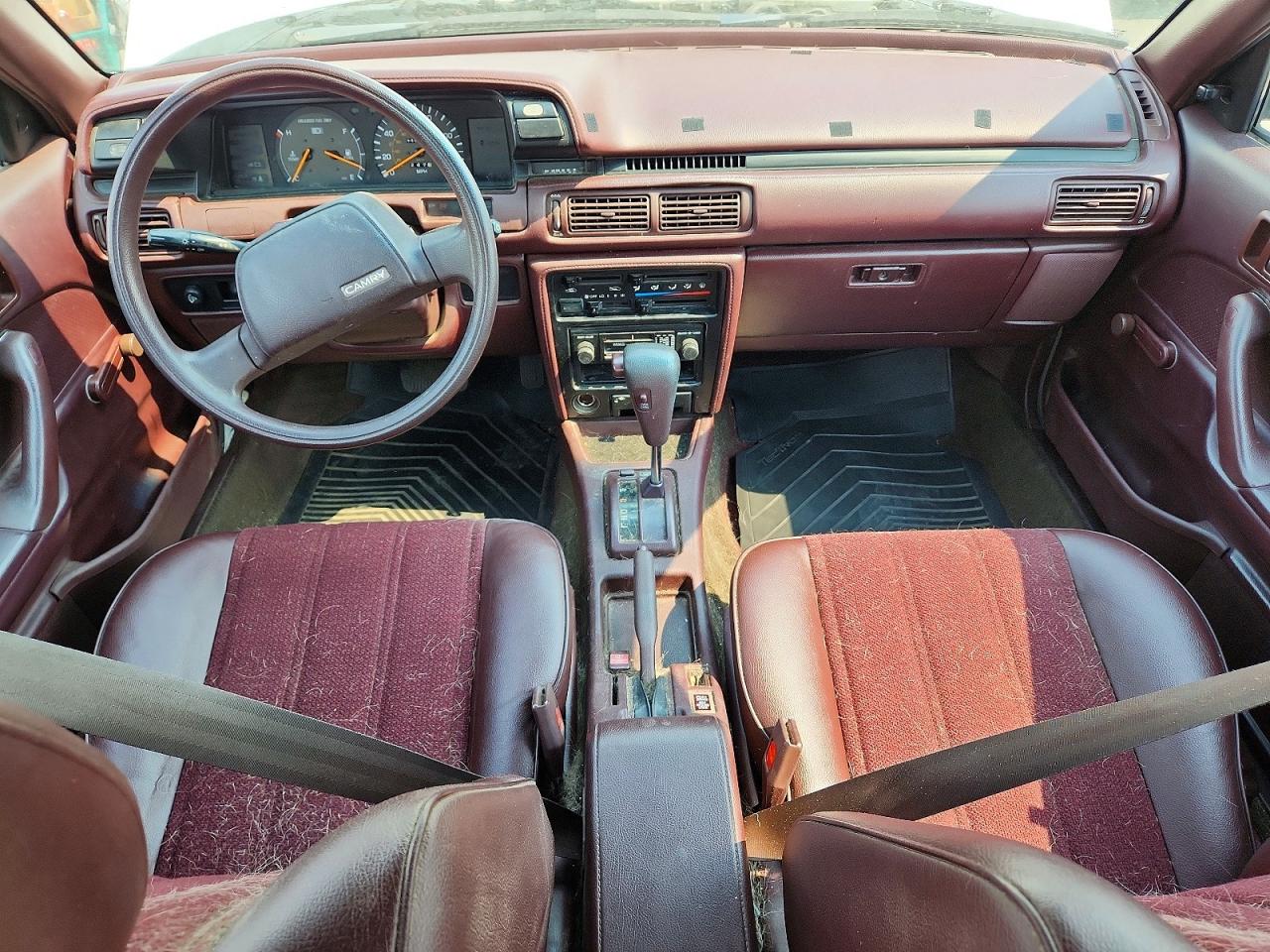 1989 Toyota Camry Base White vin: JT2SV24E5K3377946