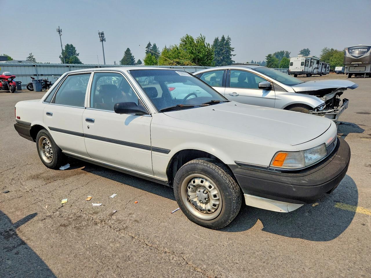 1989 Toyota Camry Base White vin: JT2SV24E5K3377946