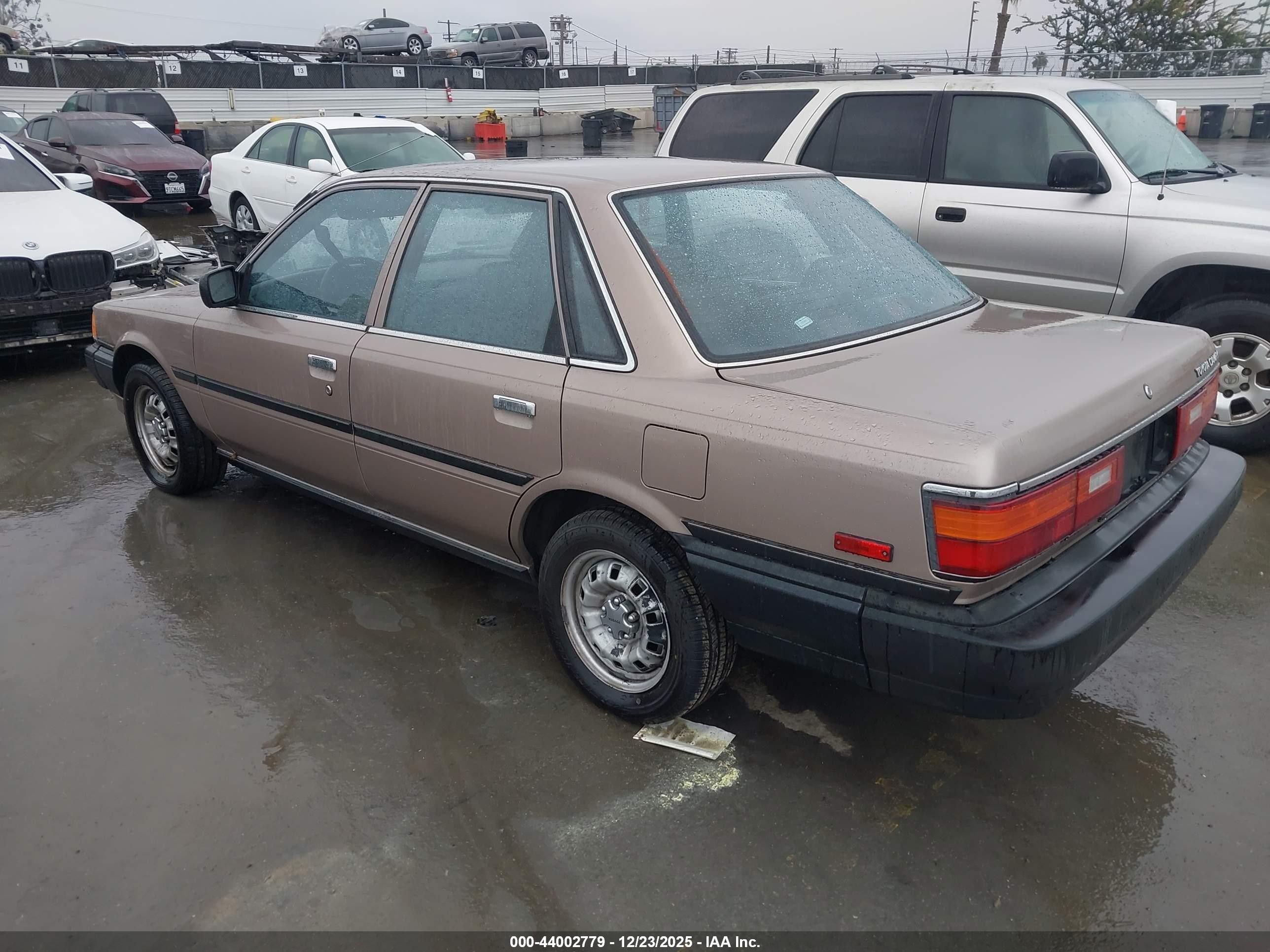 1988 Toyota Camry   Dark Brown vin: JT2SV24E8J0127357