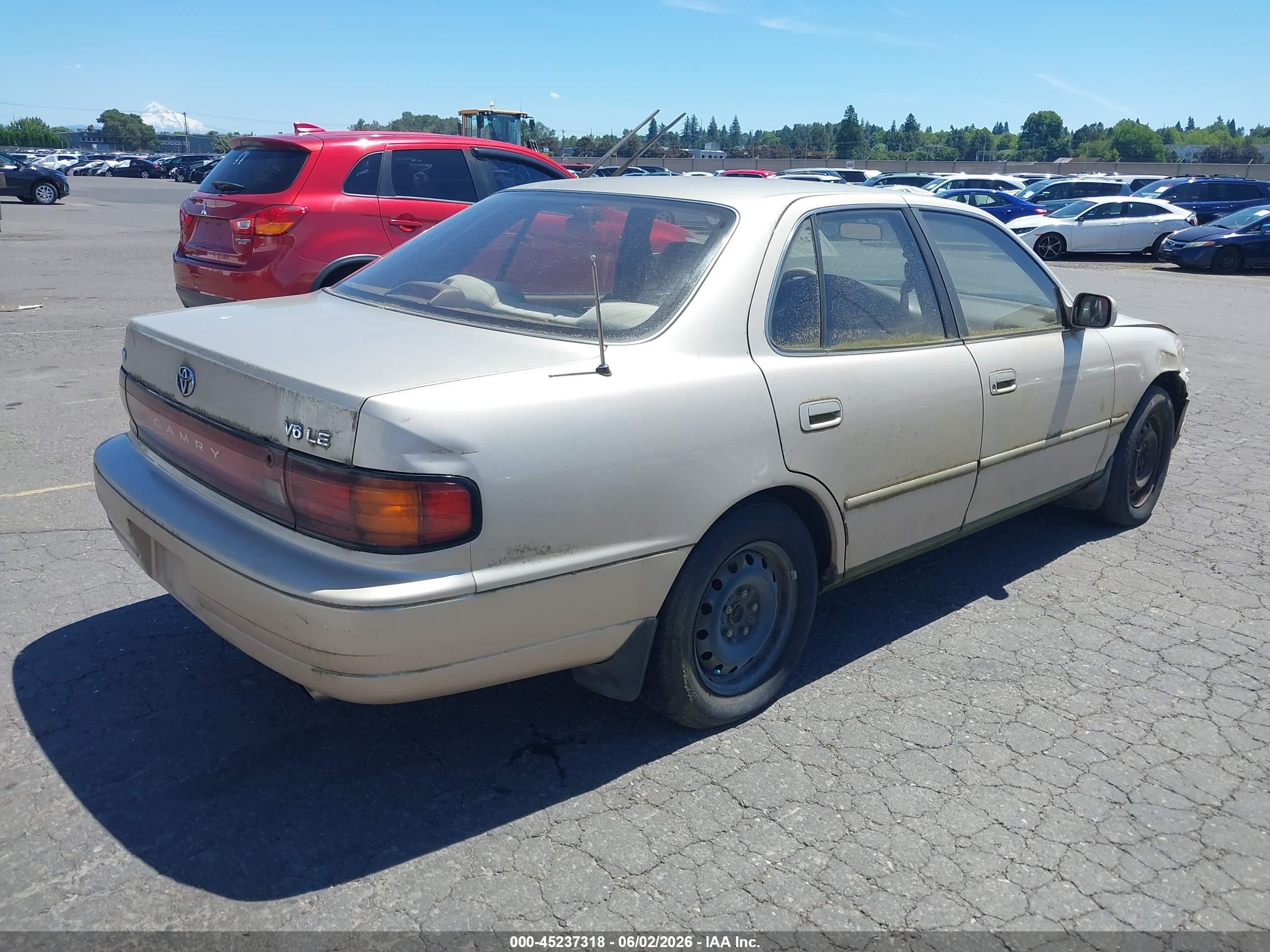 1993 Toyota Camry Le Gold vin: JT2VK12E8P0206779