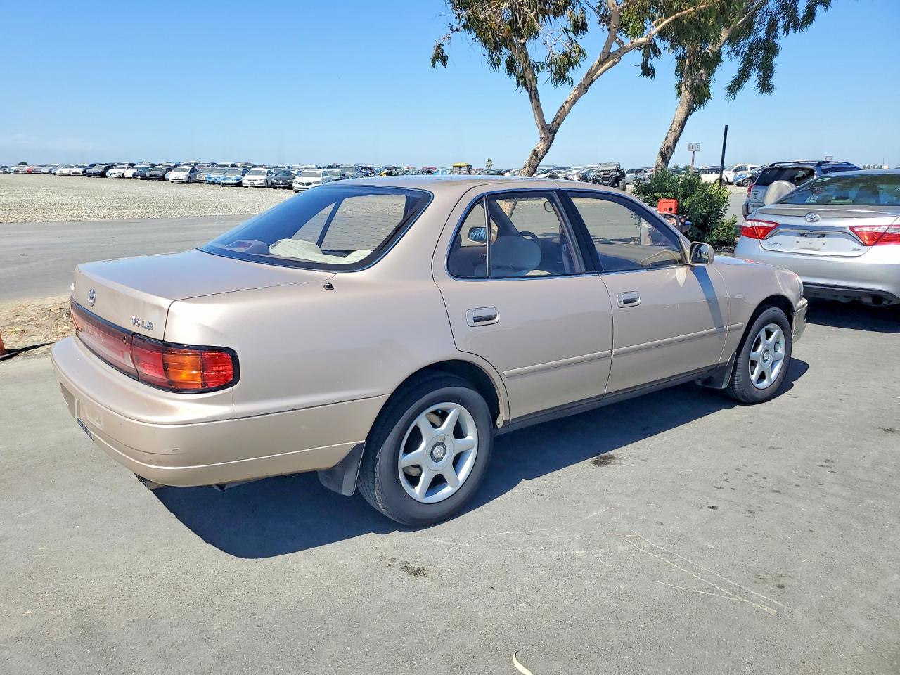 1993 Toyota Camry Le Beige vin: JT2VK12E8P0216910