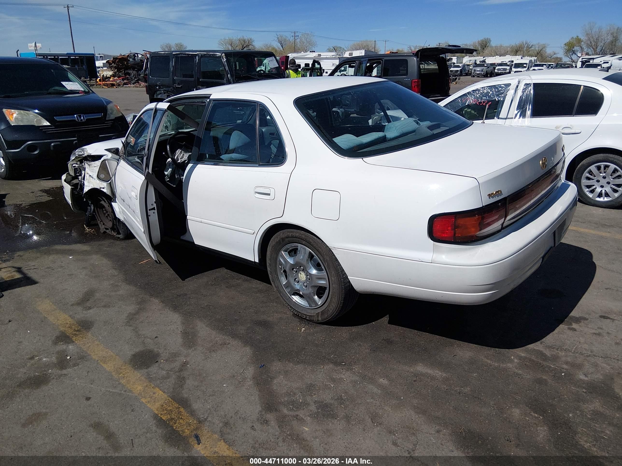 1993 Toyota Camry Le White vin: JT2VK12E9P0184002