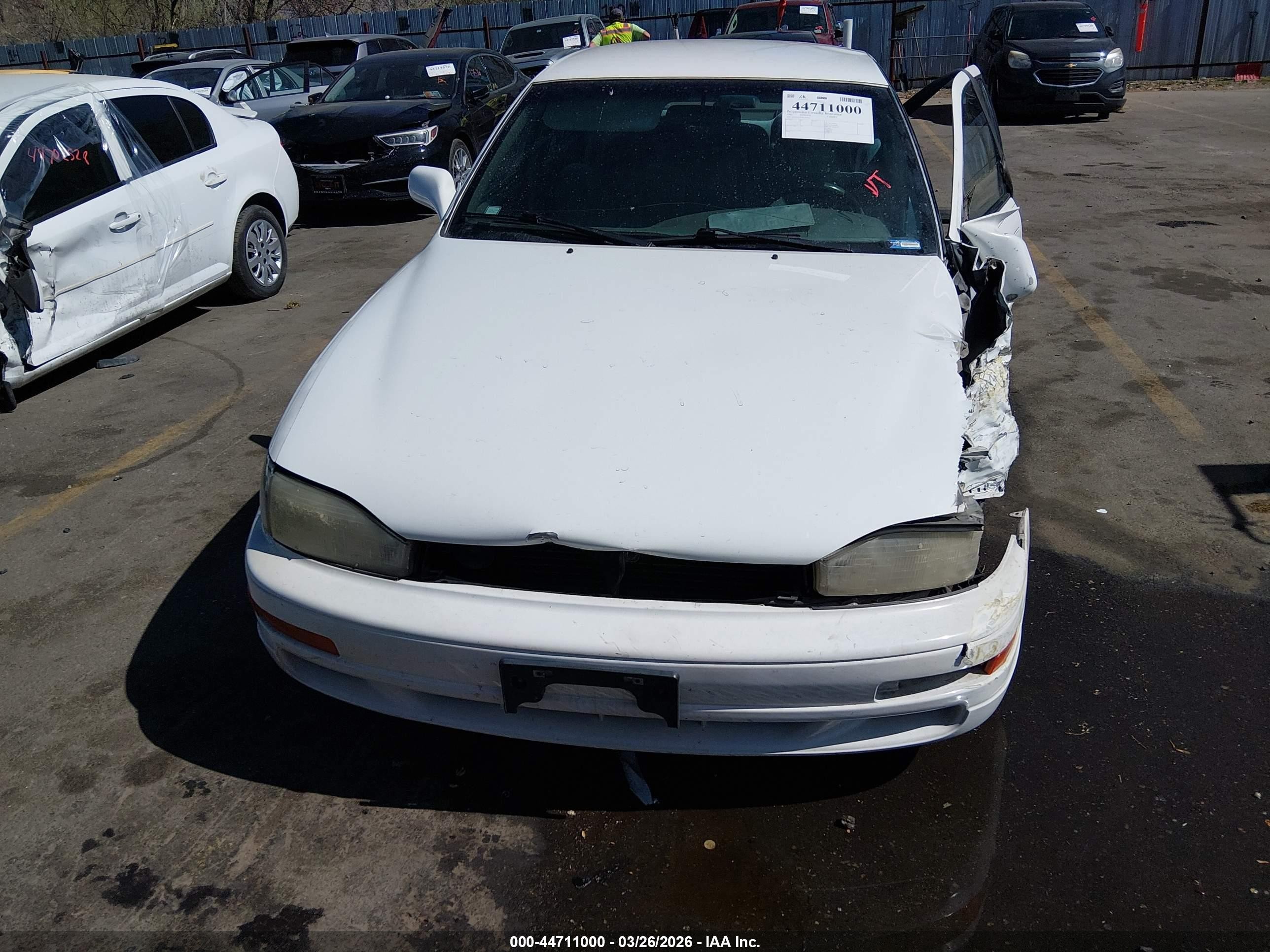 1993 Toyota Camry Le White vin: JT2VK12E9P0184002