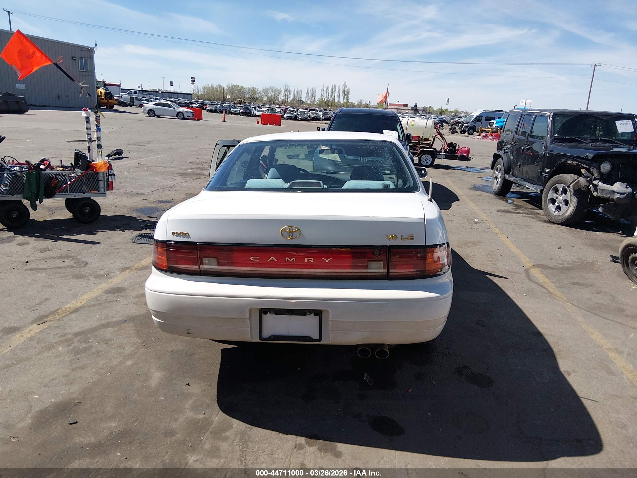 1993 Toyota Camry Le White vin: JT2VK12E9P0184002