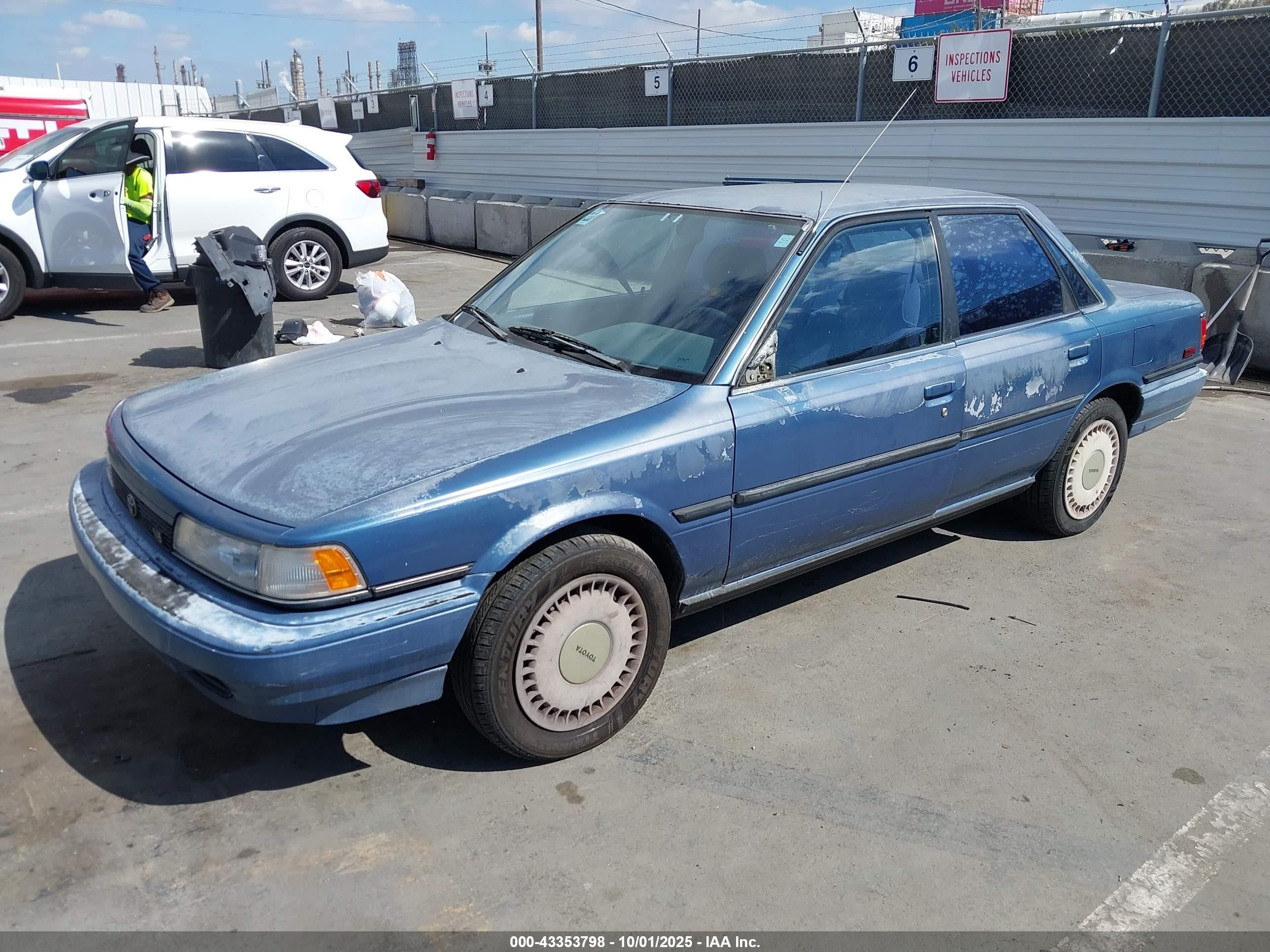 1991 Toyota Camry Dlx Blue vin: JT2VV21EFM0141296
