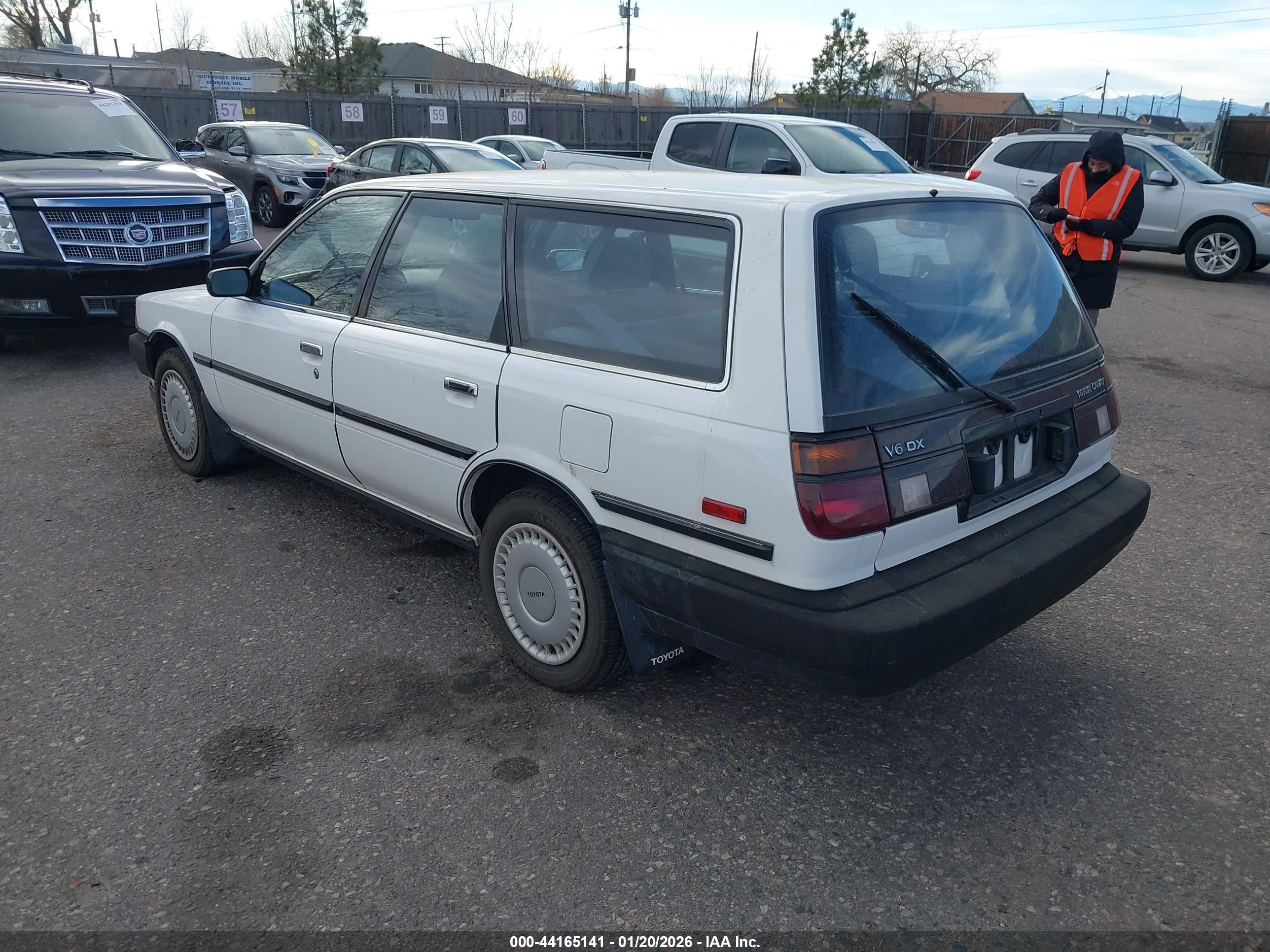 1990 Toyota Camry Dlx White vin: JT2VV21W2L0101575