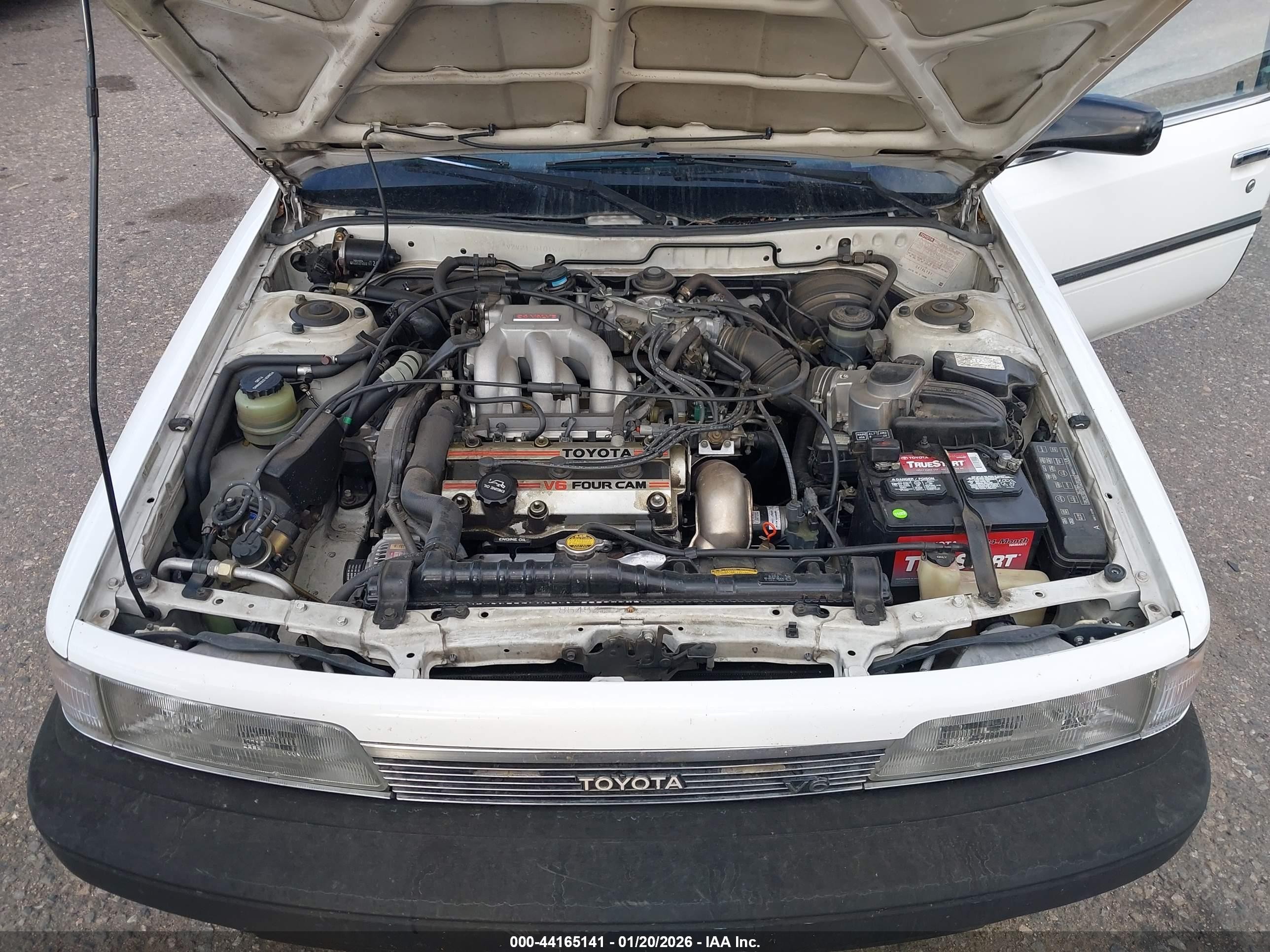 1990 Toyota Camry Dlx White vin: JT2VV21W2L0101575