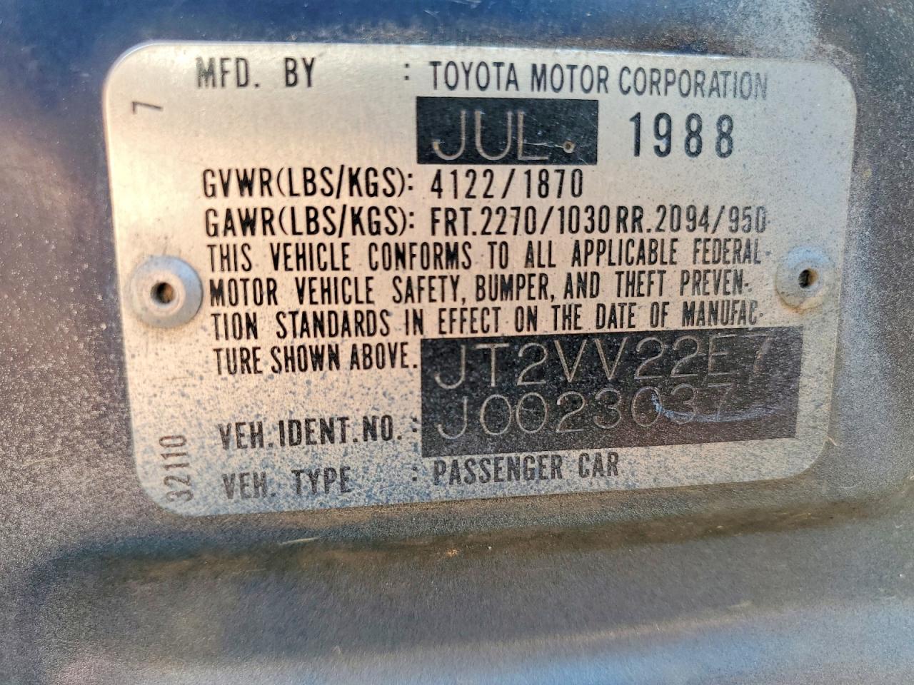 1988 Toyota Camry Le Blue vin: JT2VV22E7J0023037