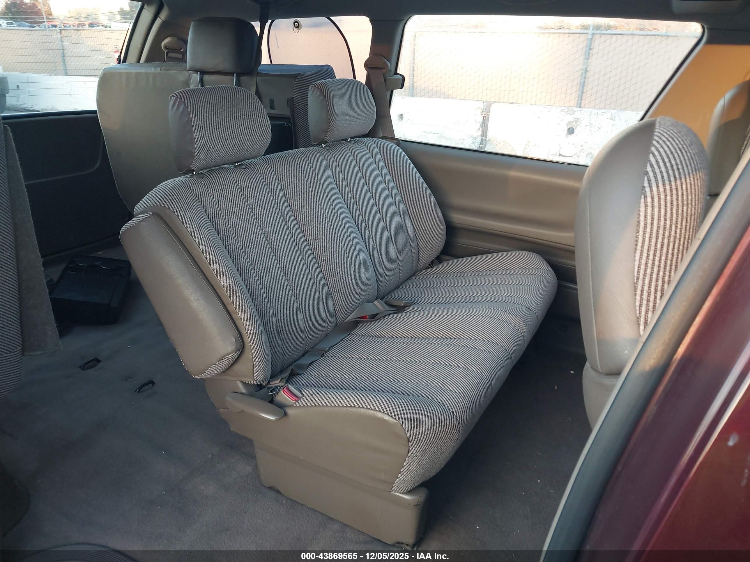 1993 Toyota Previa Dx Burgundy vin: JT3AC11R4P1114994