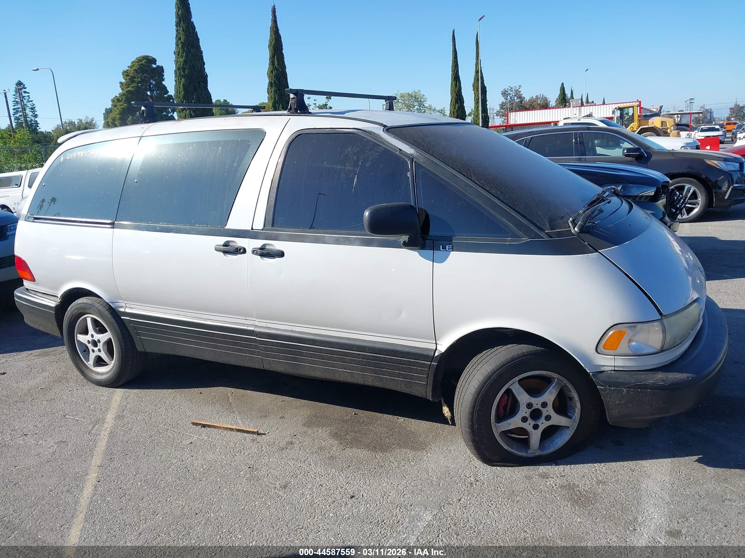 1991 Toyota Previa Le Silver vin: JT3AC12R4M0029895