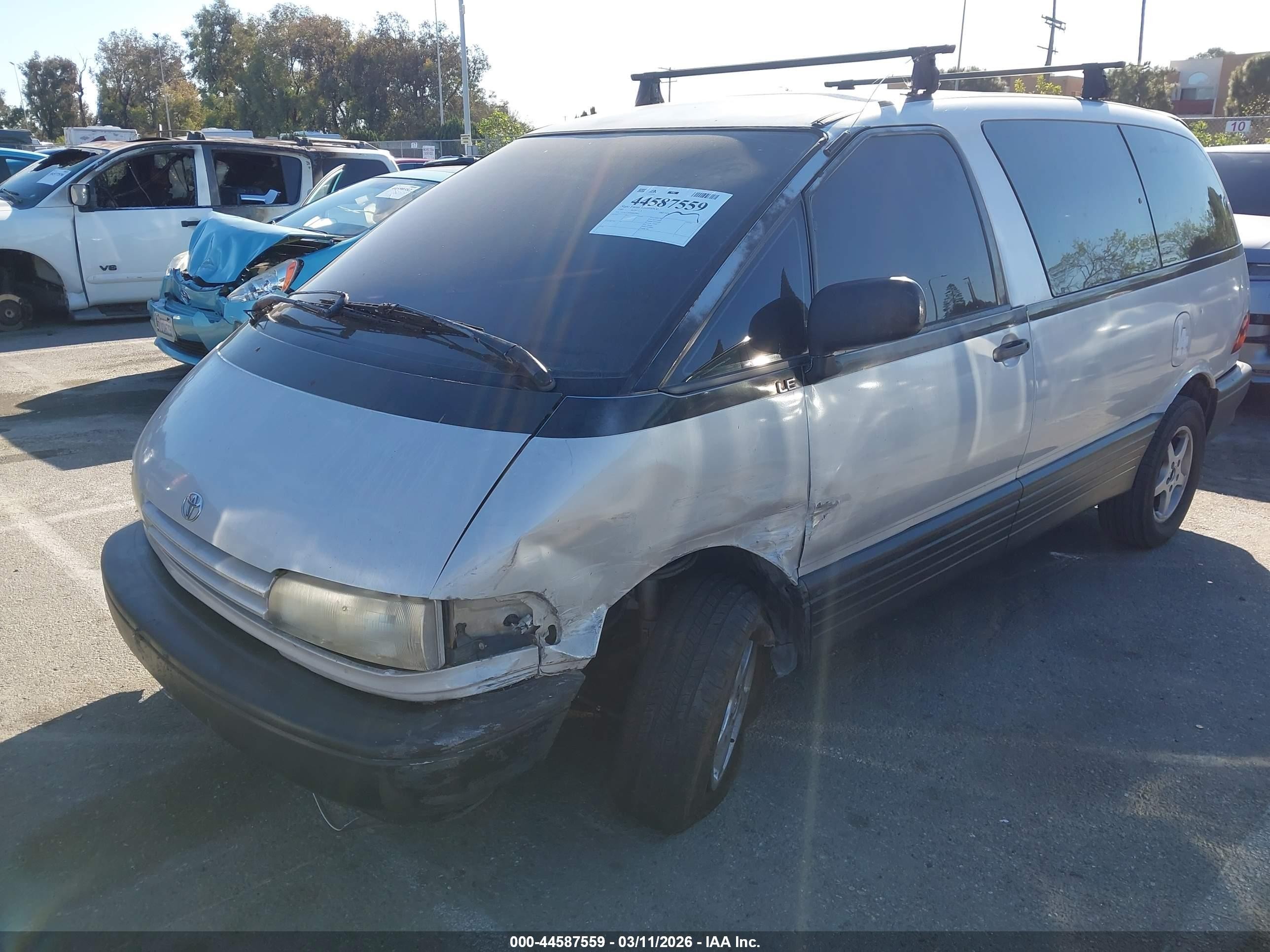 1991 Toyota Previa Le Silver vin: JT3AC12R4M0029895