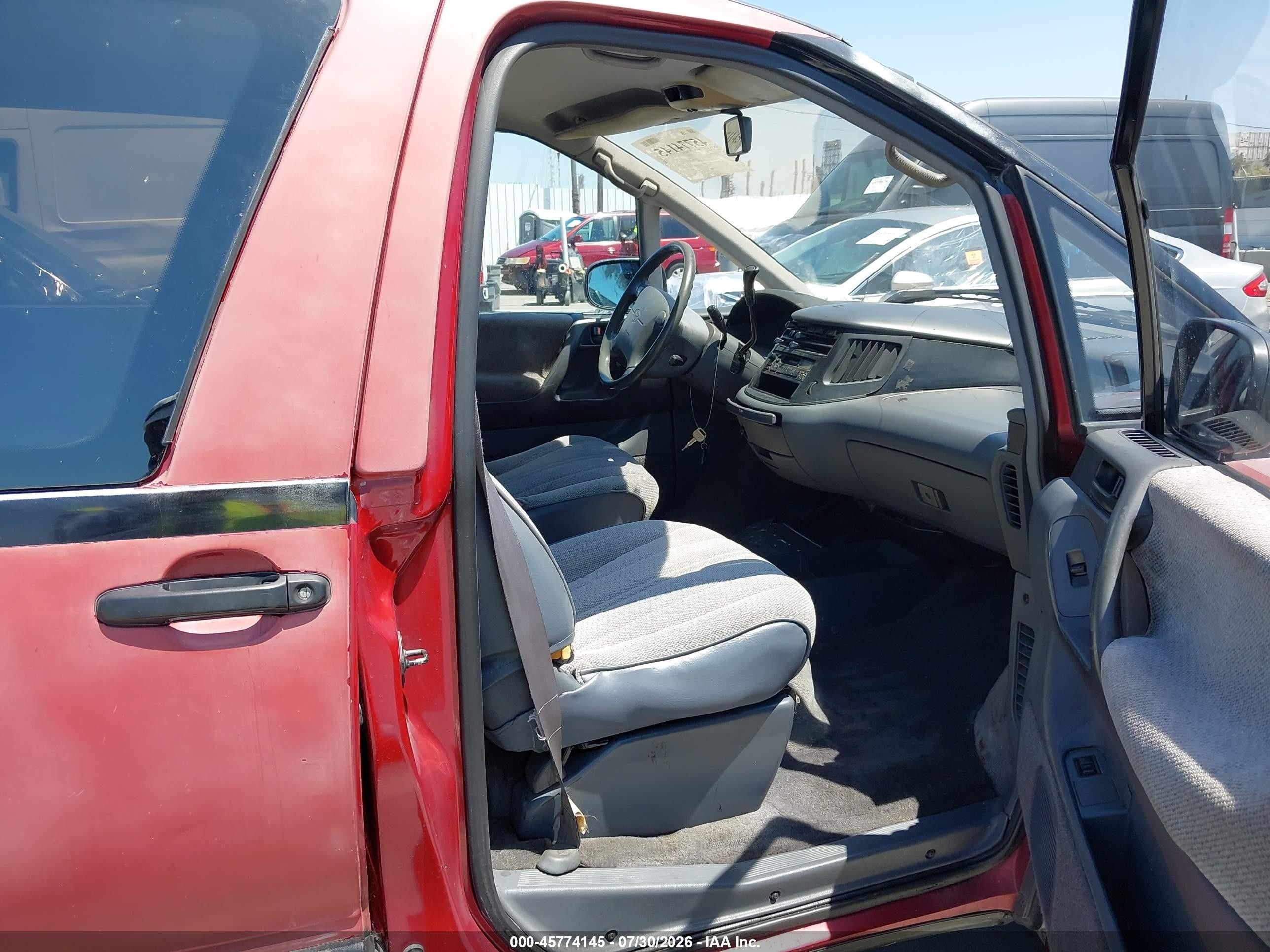 1994 Toyota Previa Le Red vin: JT3AC12R4R1134468