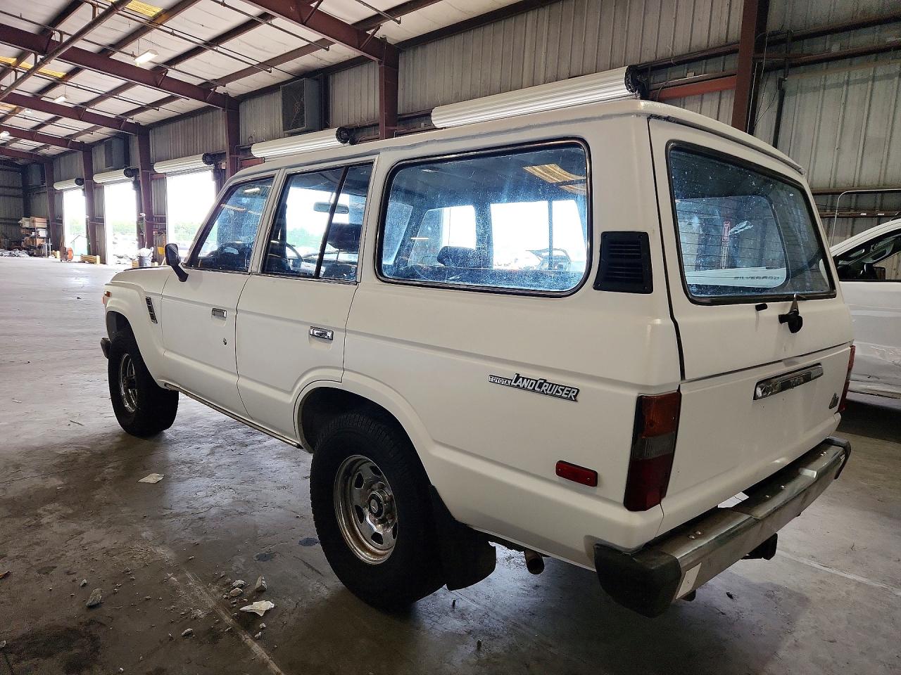 1984 Toyota Land Cruiser Fj60 White vin: JT3FJ60G4E1114452