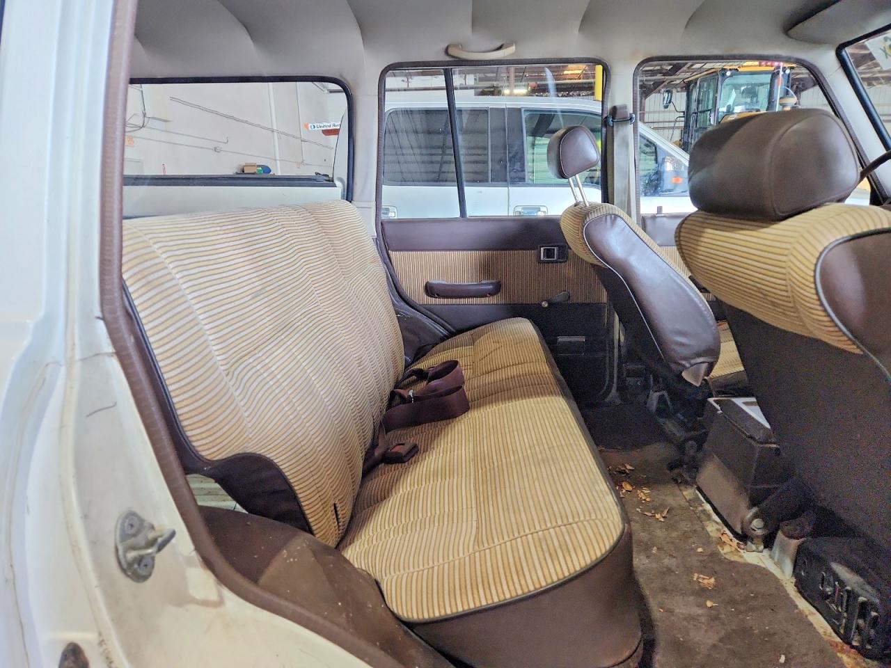1984 Toyota Land Cruiser Fj60 White vin: JT3FJ60G4E1114452