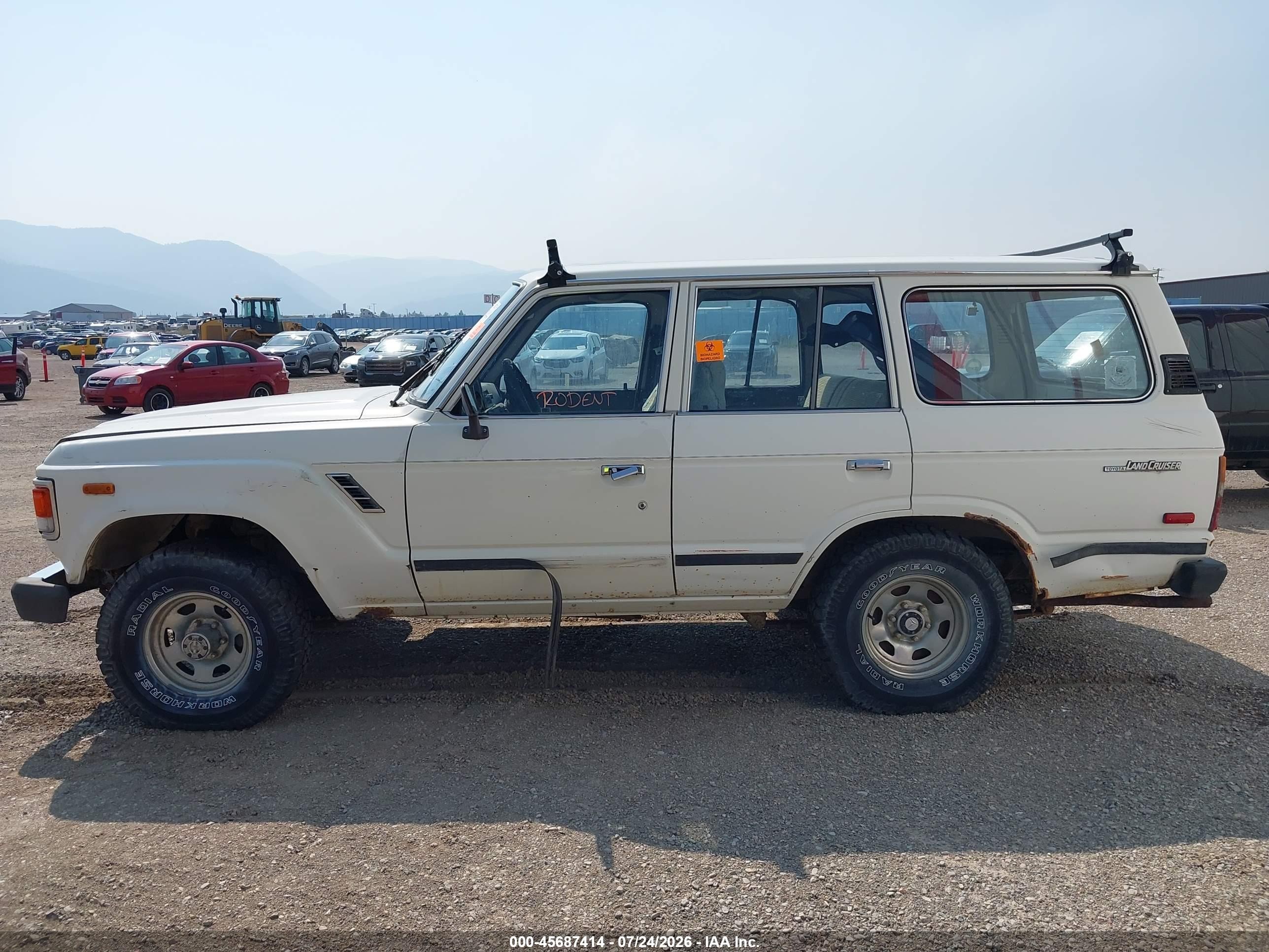 1984 Toyota Land Cruiser Fj60 White vin: JT3FJ60G8E0089514