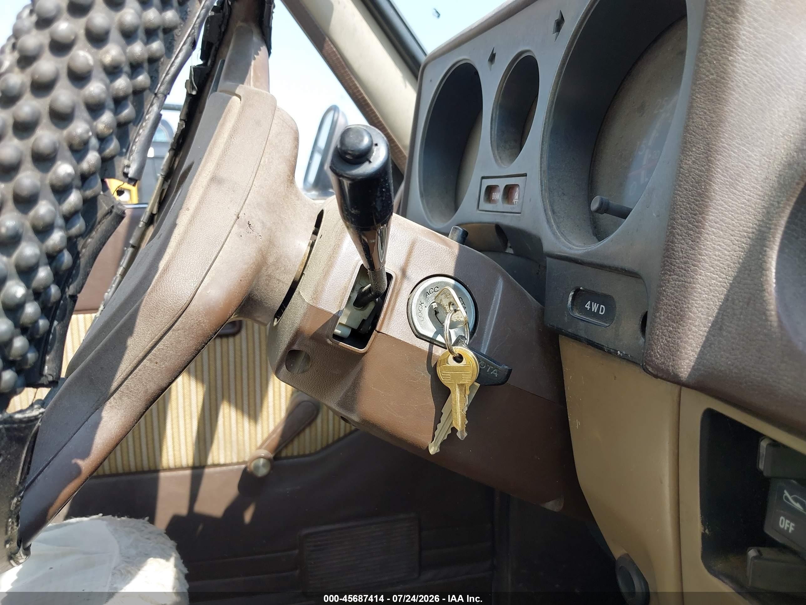 1984 Toyota Land Cruiser Fj60 White vin: JT3FJ60G8E0089514