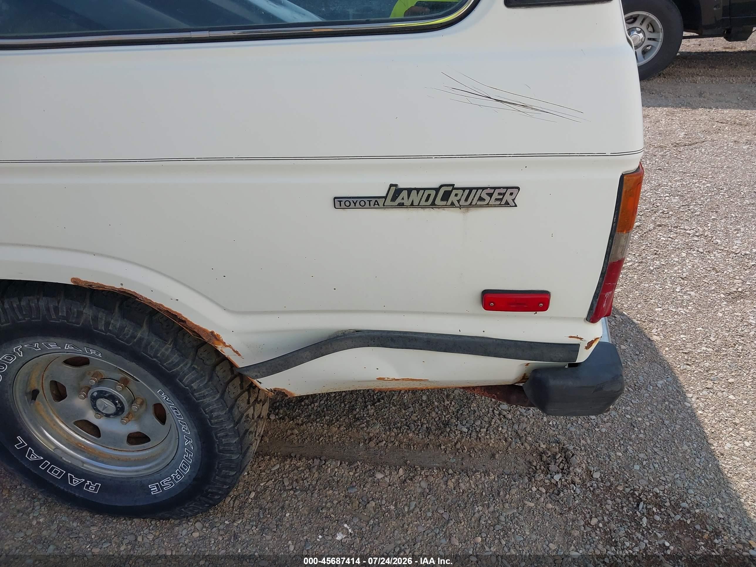 1984 Toyota Land Cruiser Fj60 White vin: JT3FJ60G8E0089514