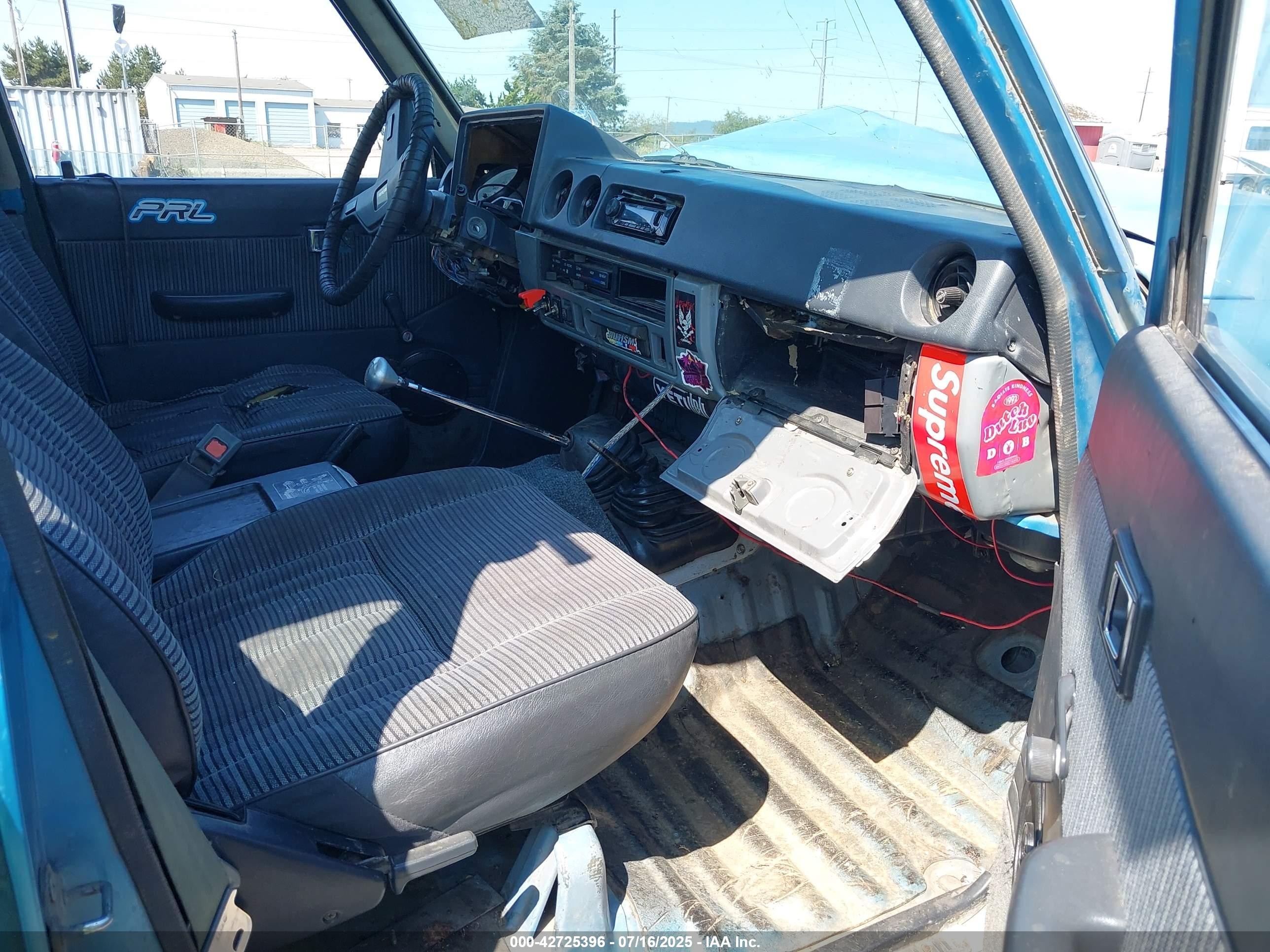 1984 Toyota Land Cruiser Fj60 Blue vin: JT3FJ60G9E0094429