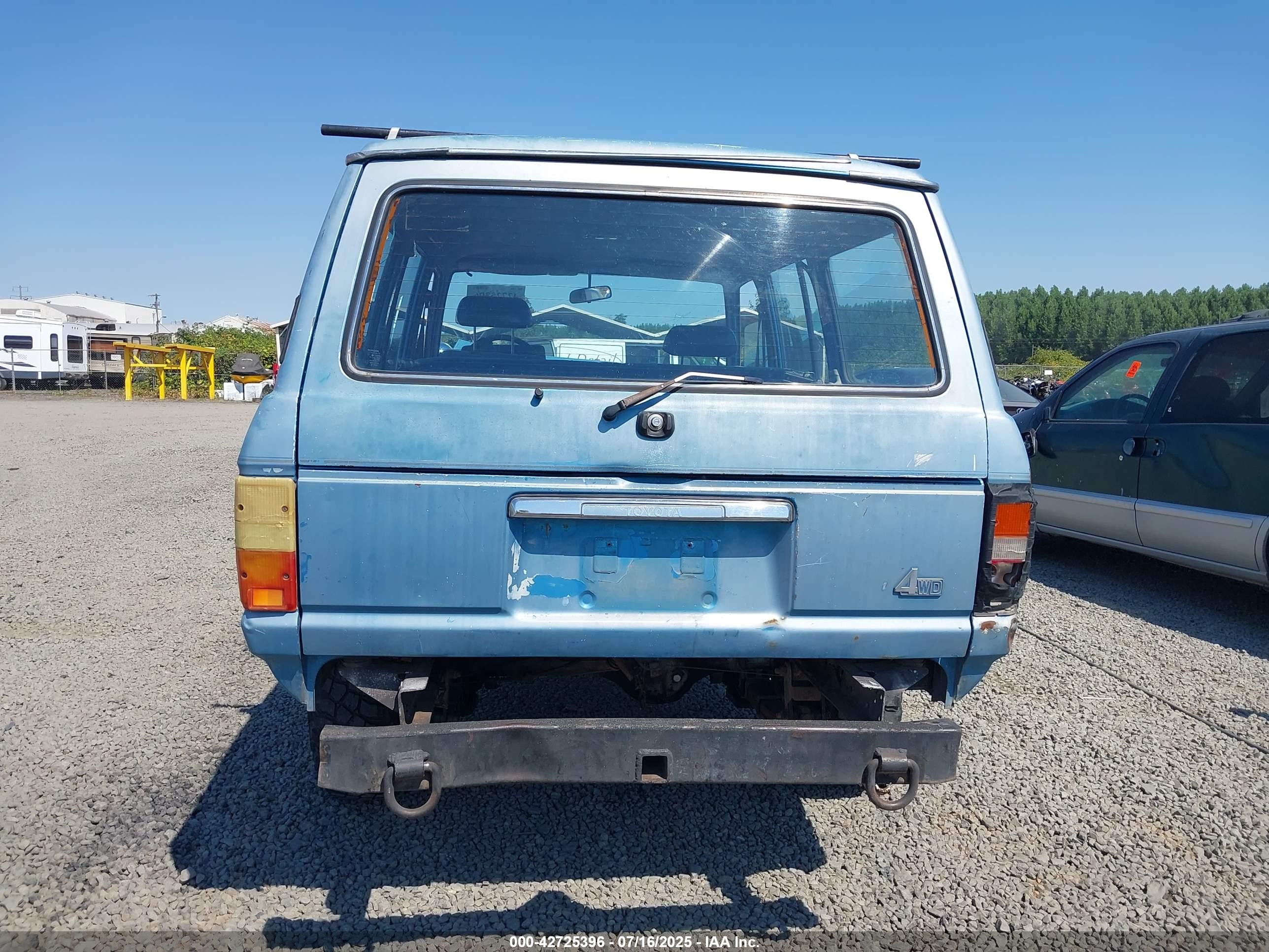 1984 Toyota Land Cruiser Fj60 Blue vin: JT3FJ60G9E0094429