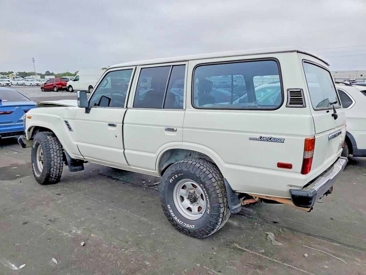 1989 Toyota Land Cruiser Base White vin: JT3FJ62G6K0099306