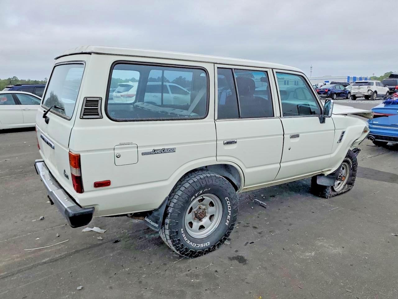 1989 Toyota Land Cruiser Base White vin: JT3FJ62G6K0099306