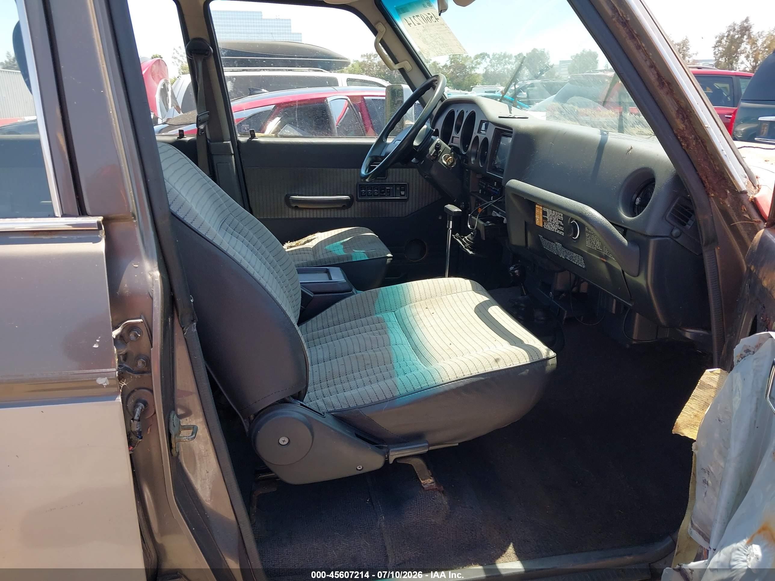 1989 Toyota Land Cruiser Fj62 Gx Серый vin: JT3FJ62GXK0096263
