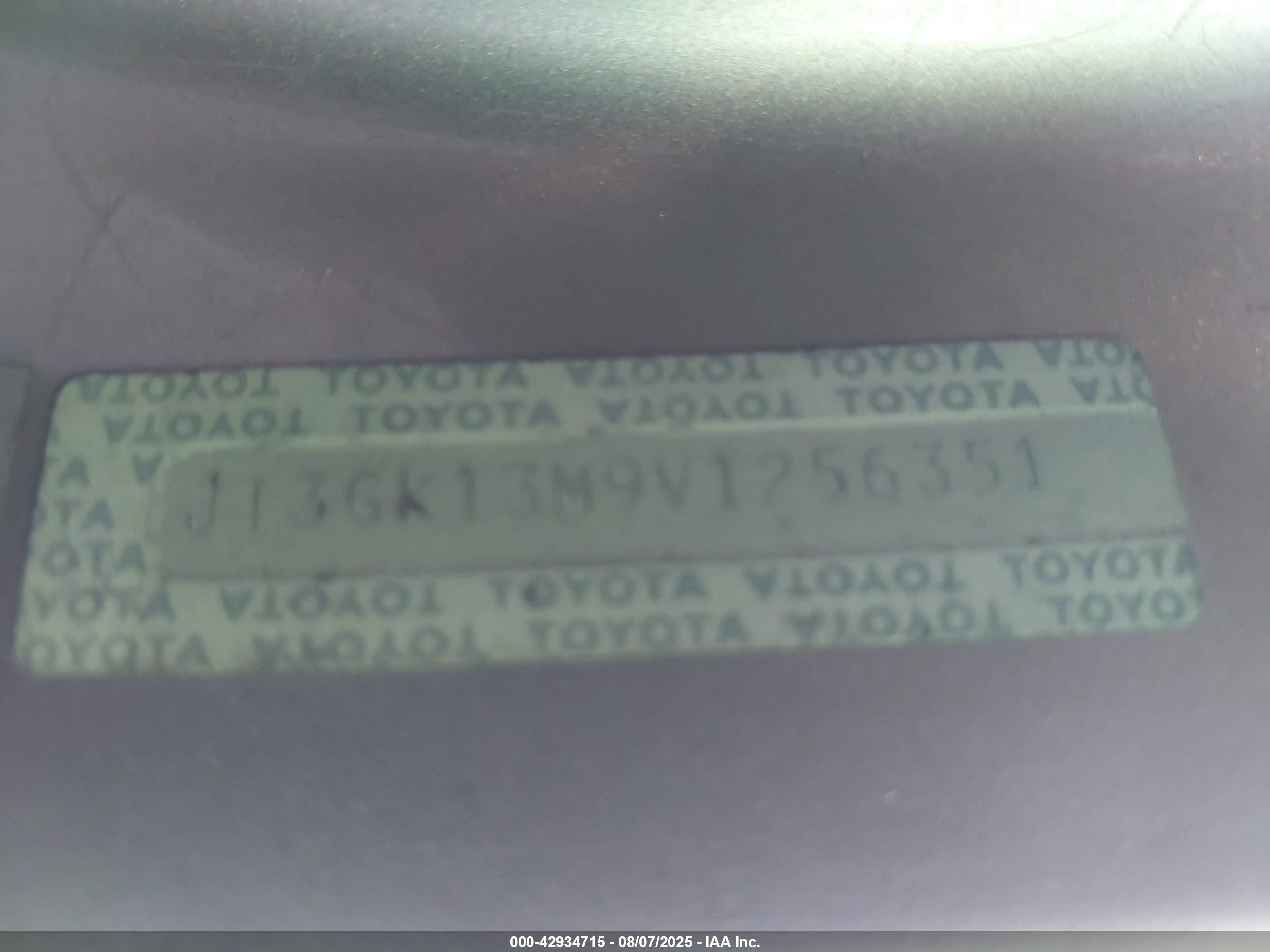 1997 Toyota Previa Le S/c Champagne vin: JT3GK13M9V1256351