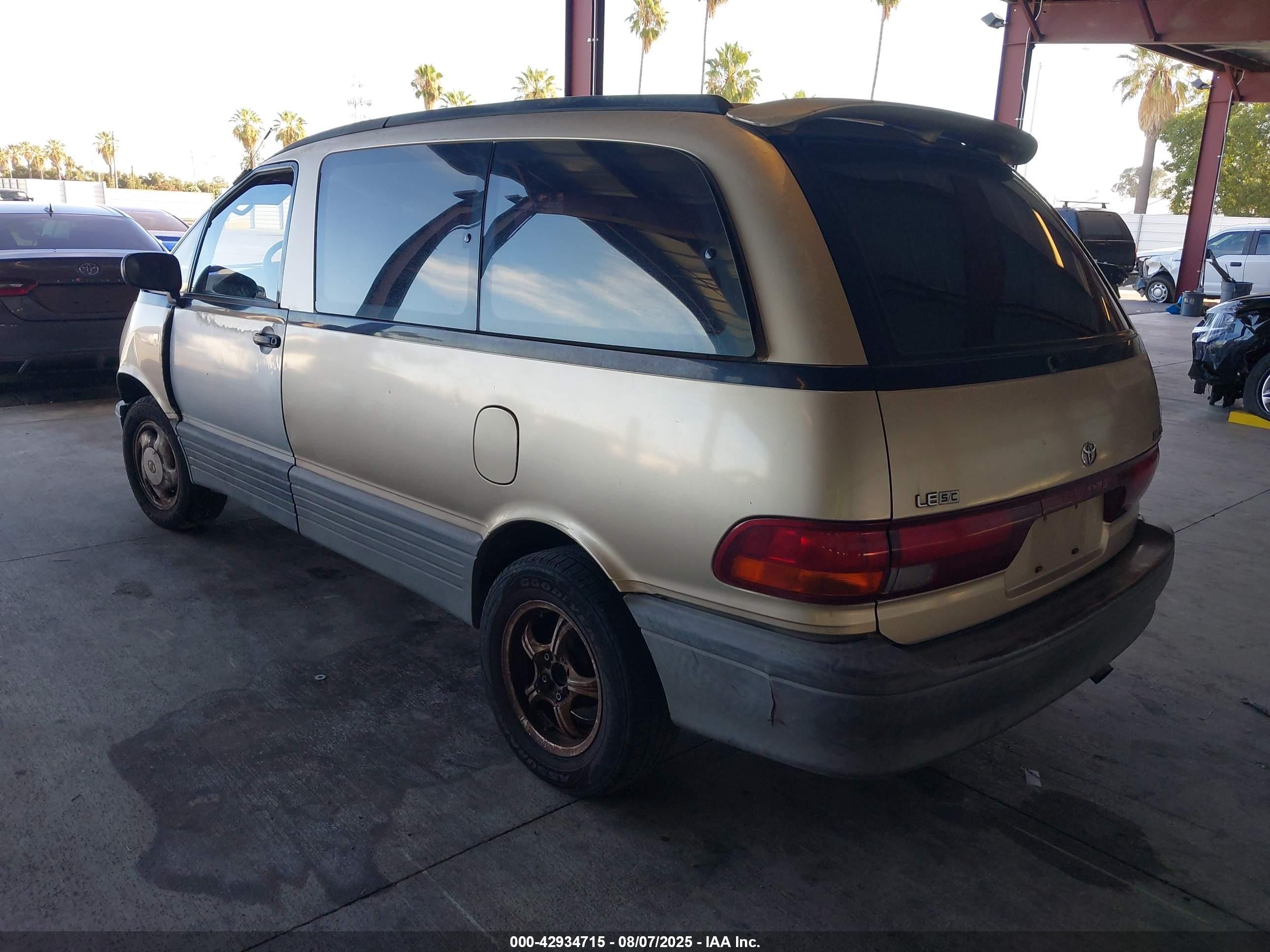 1997 Toyota Previa Le S/c Champagne vin: JT3GK13M9V1256351