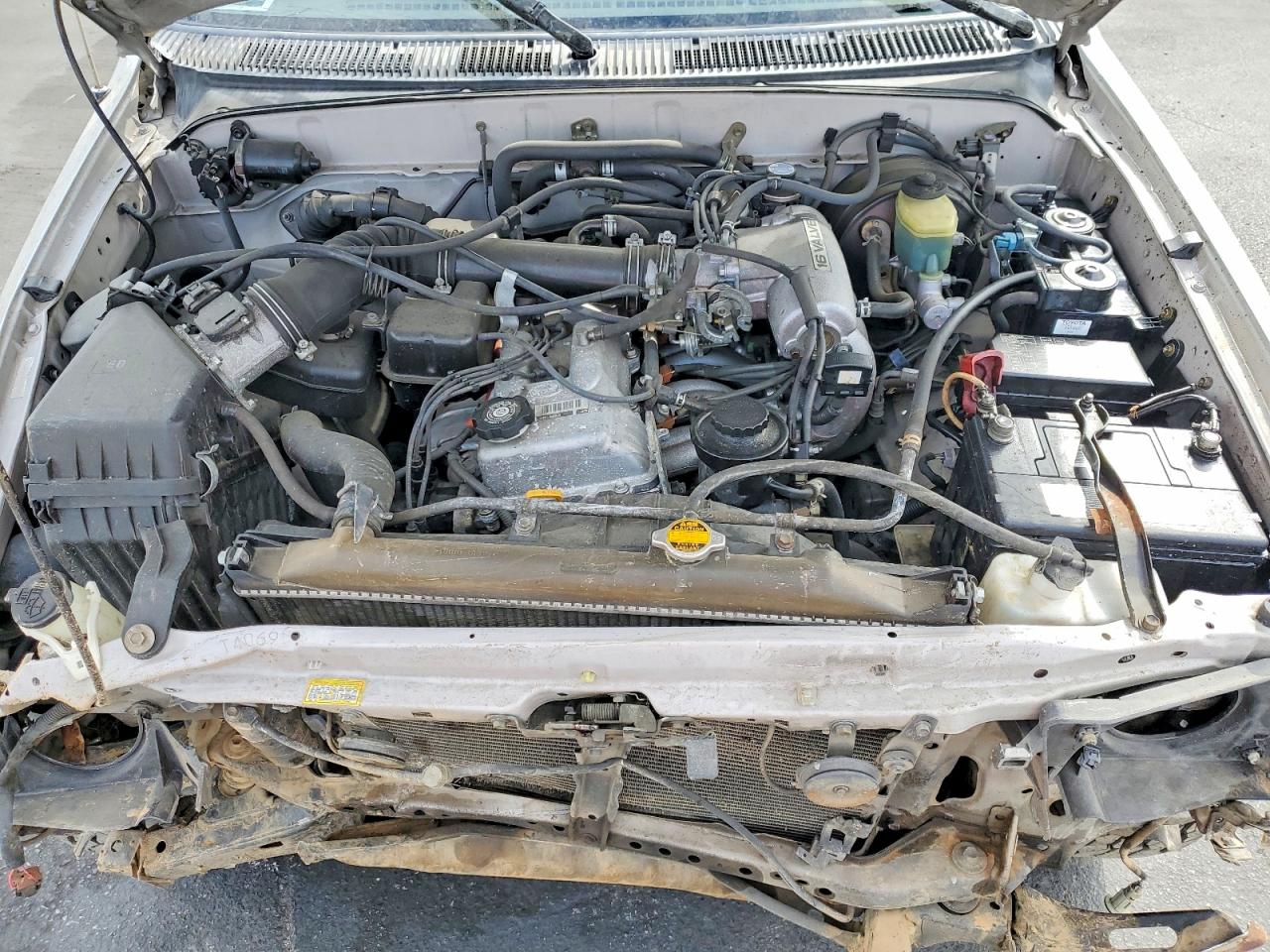 1998 Toyota 4runner Base Silver vin: JT3GM84R3W0025756