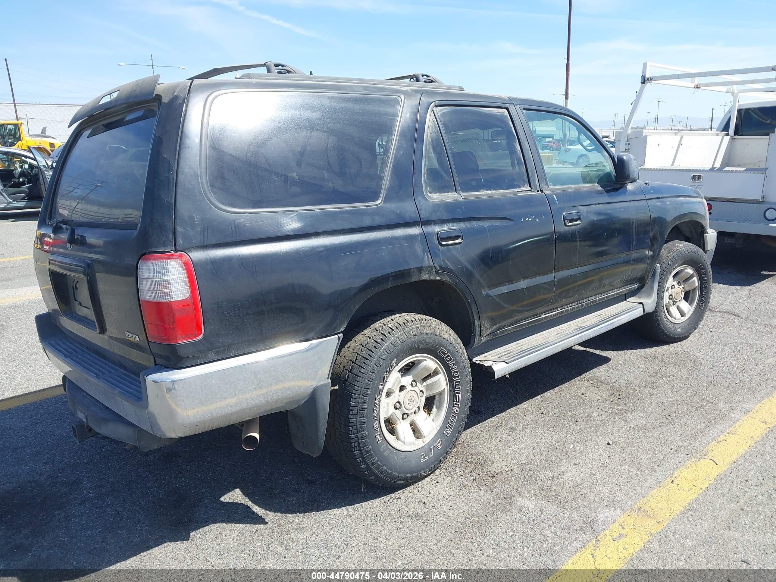 1999 Toyota 4runner   Black vin: JT3GM84R3X0045670