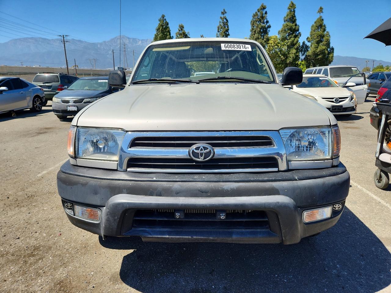 2000 Toyota 4runner Base Silver vin: JT3GM84R4Y0057618