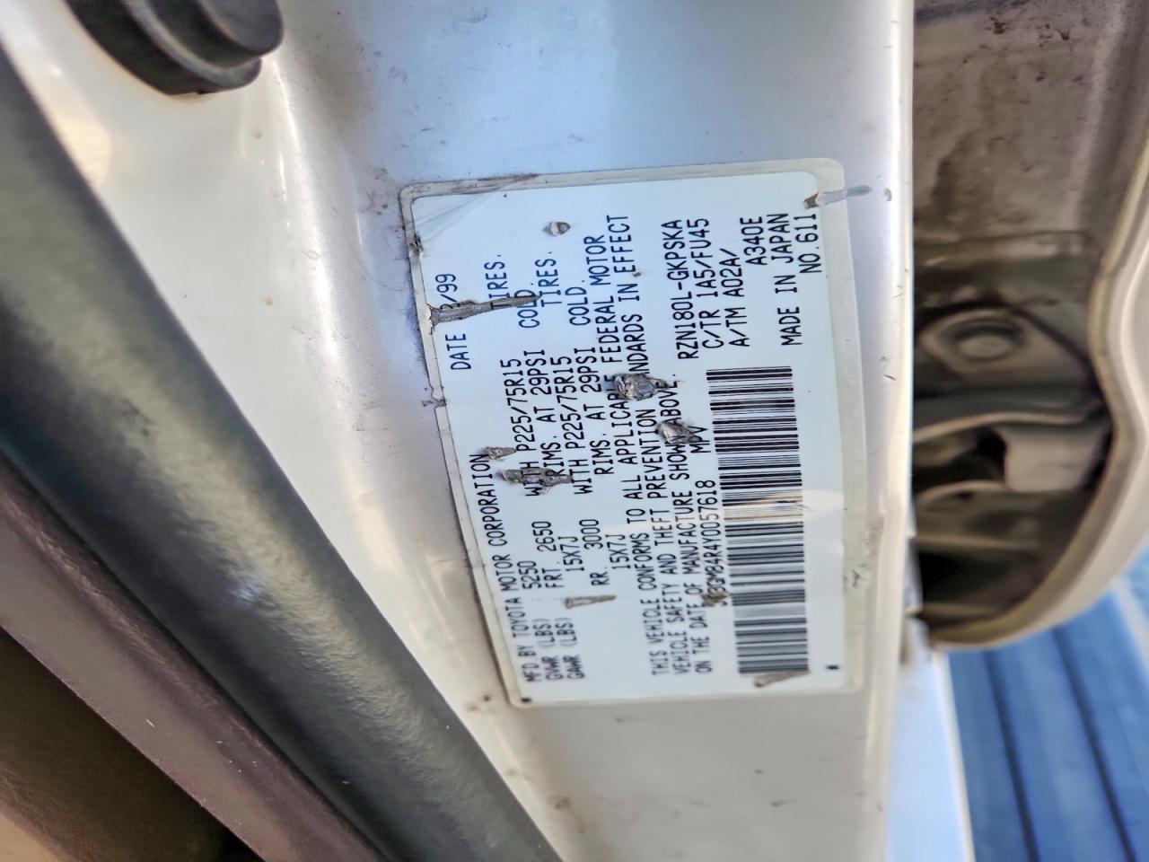 2000 Toyota 4runner Base Silver vin: JT3GM84R4Y0057618