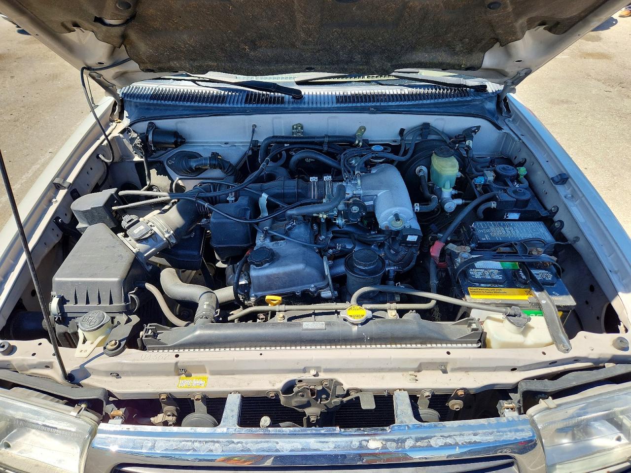 2000 Toyota 4runner Base Silver vin: JT3GM84R4Y0057618
