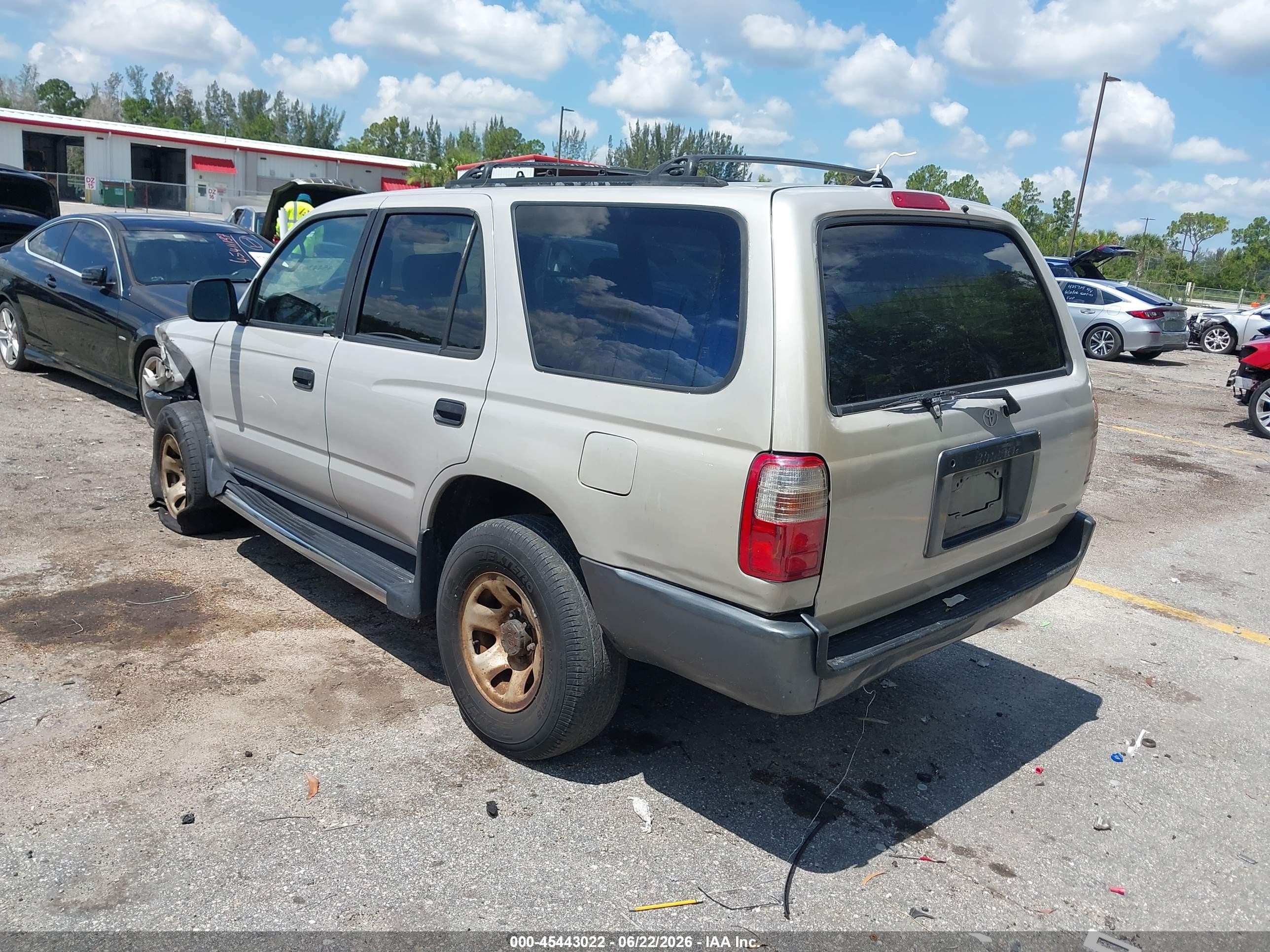 1998 Toyota 4runner   Silver vin: JT3GM84R7W0029485