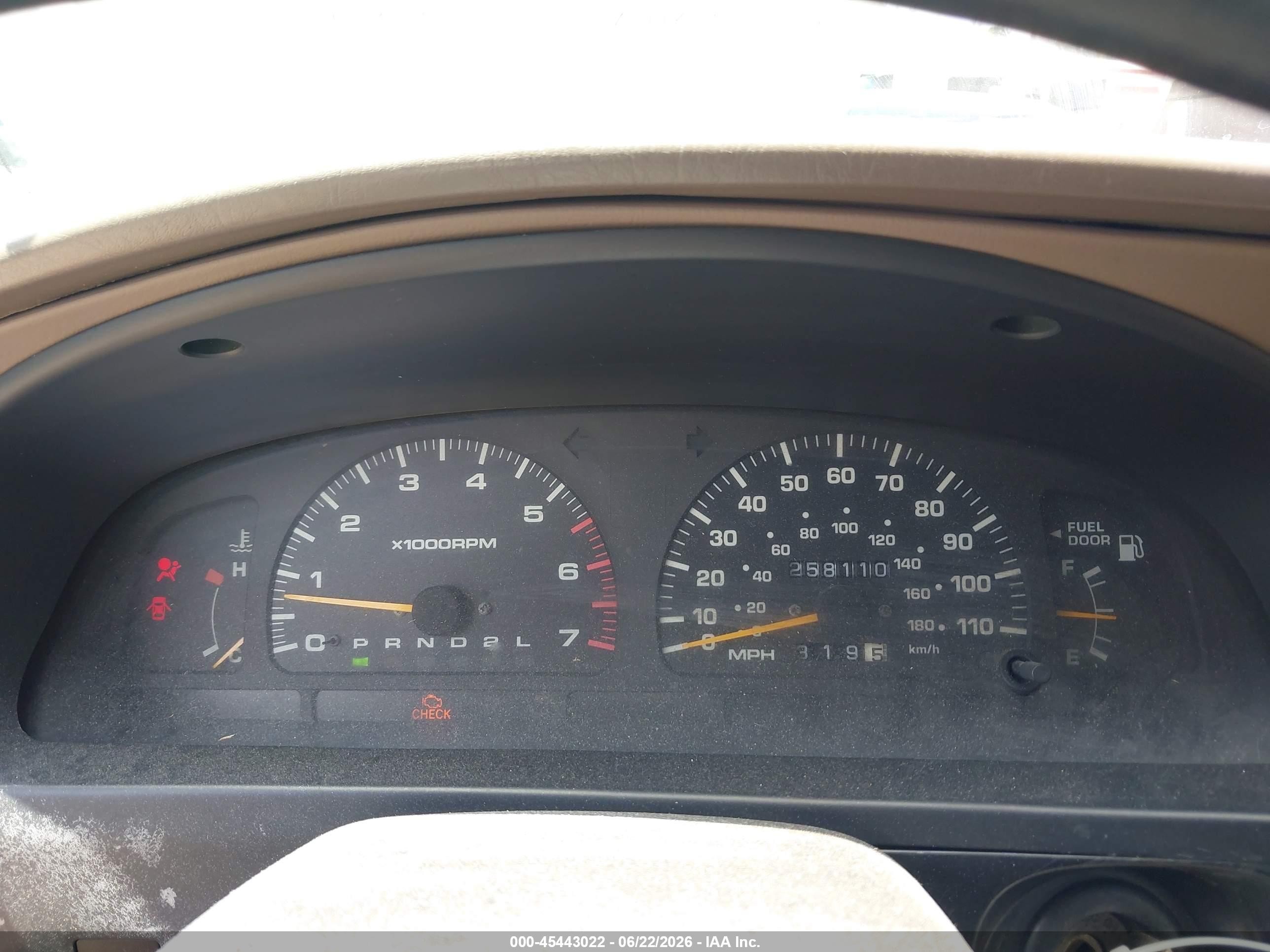 1998 Toyota 4runner   Silver vin: JT3GM84R7W0029485