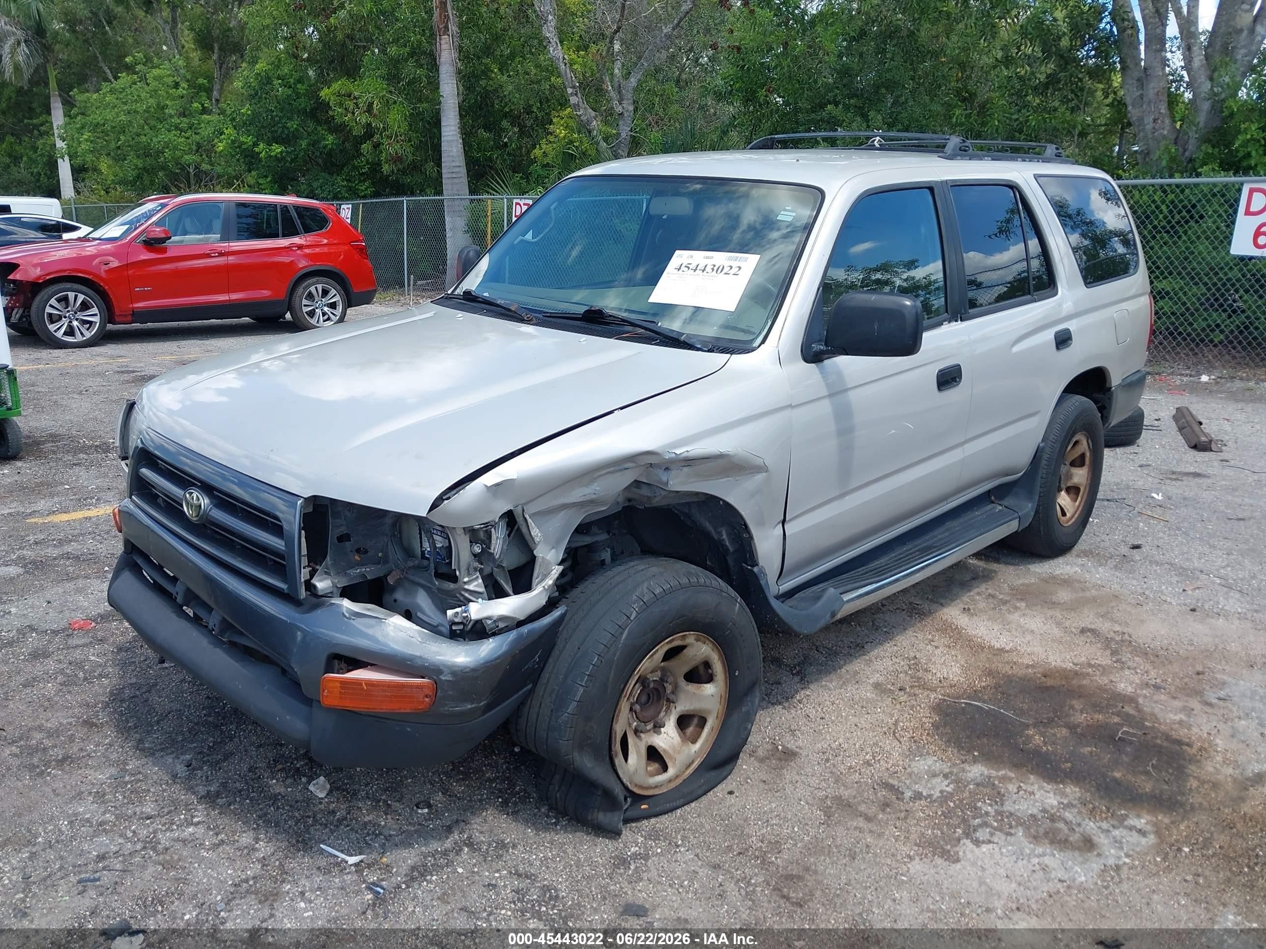 1998 Toyota 4runner   Silver vin: JT3GM84R7W0029485