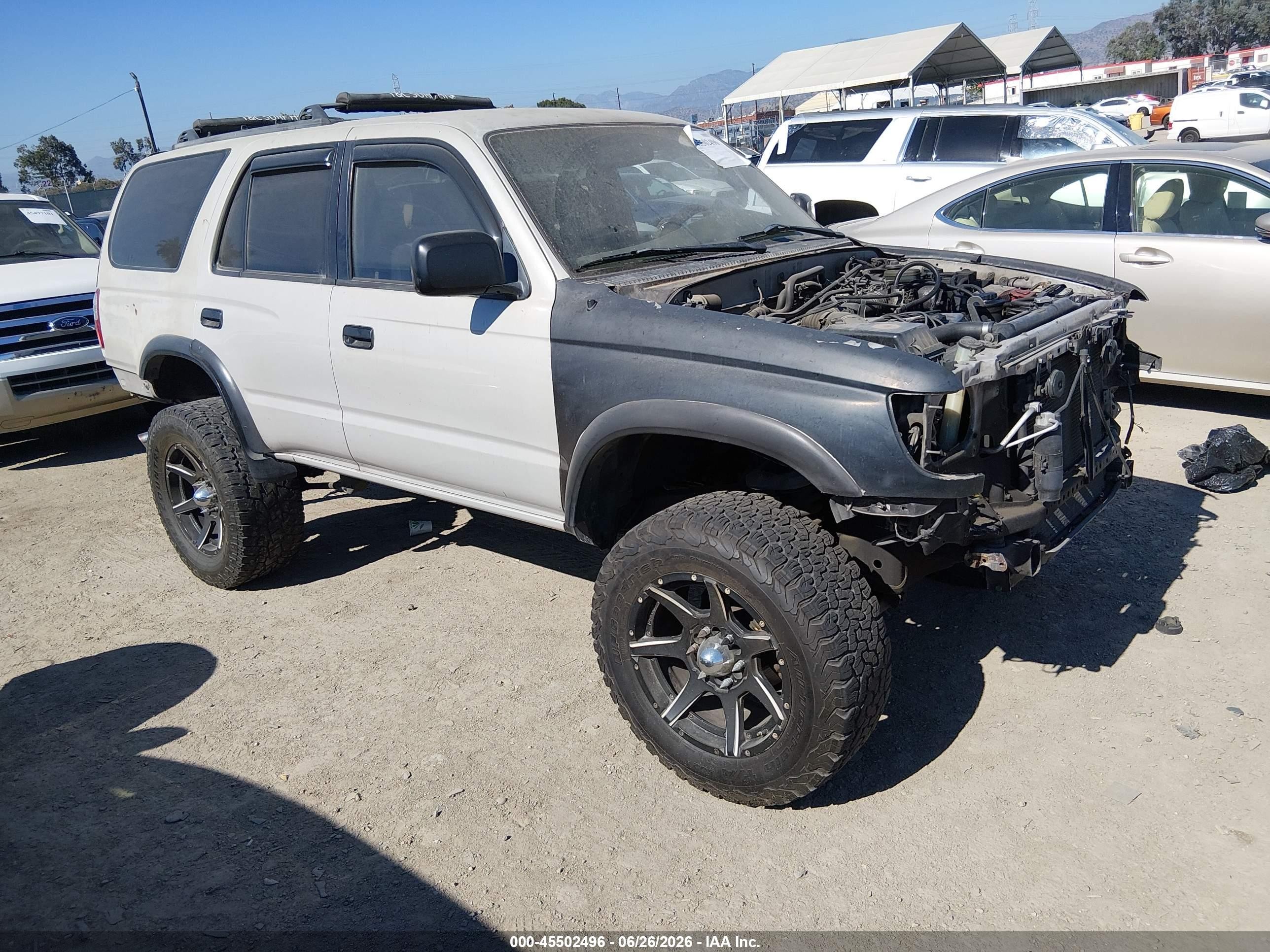 1998 Toyota 4runner   Silver vin: JT3GM84R8W0026272