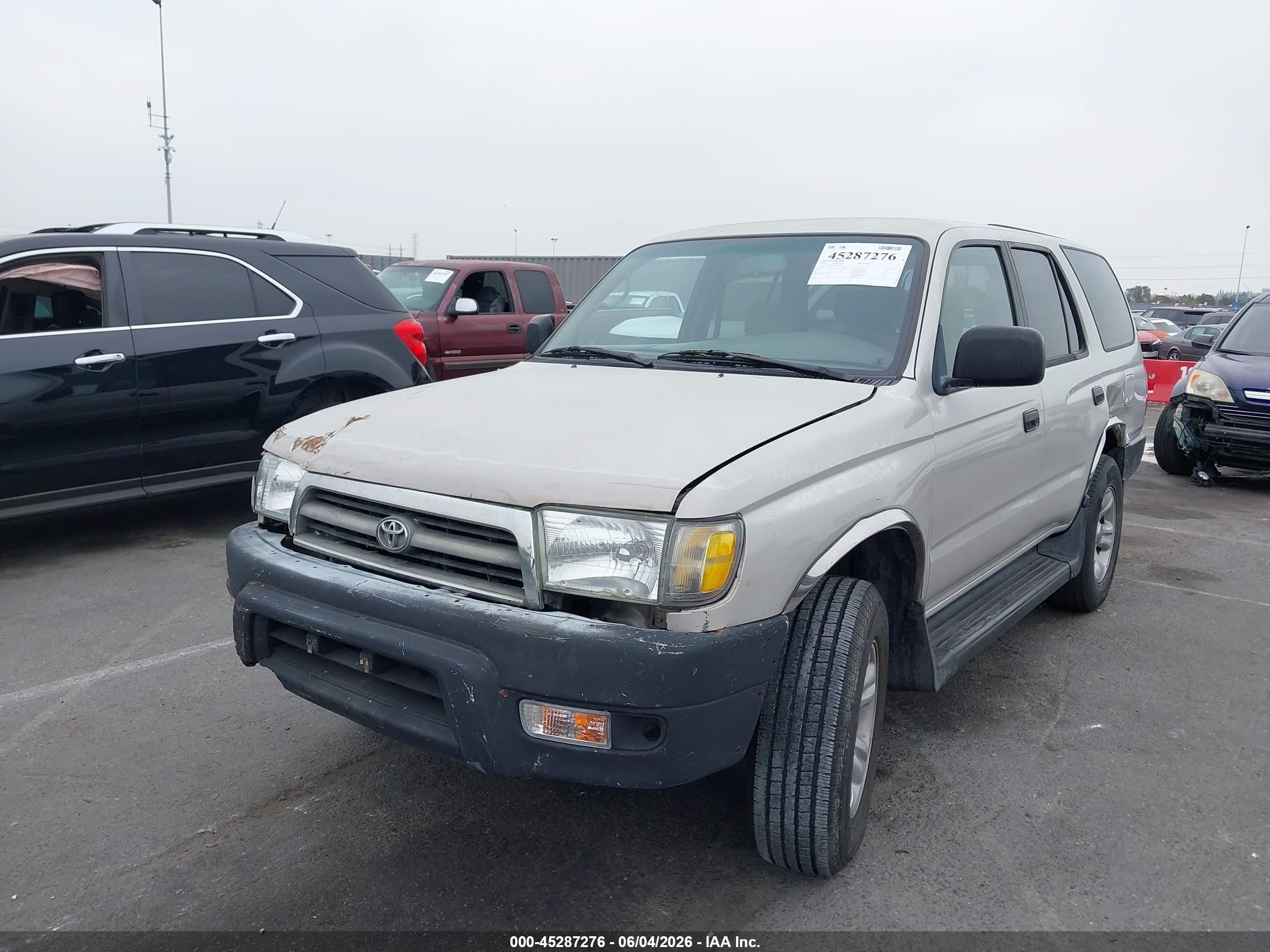 1998 Toyota 4runner   Champagne vin: JT3GM84R8W0035649